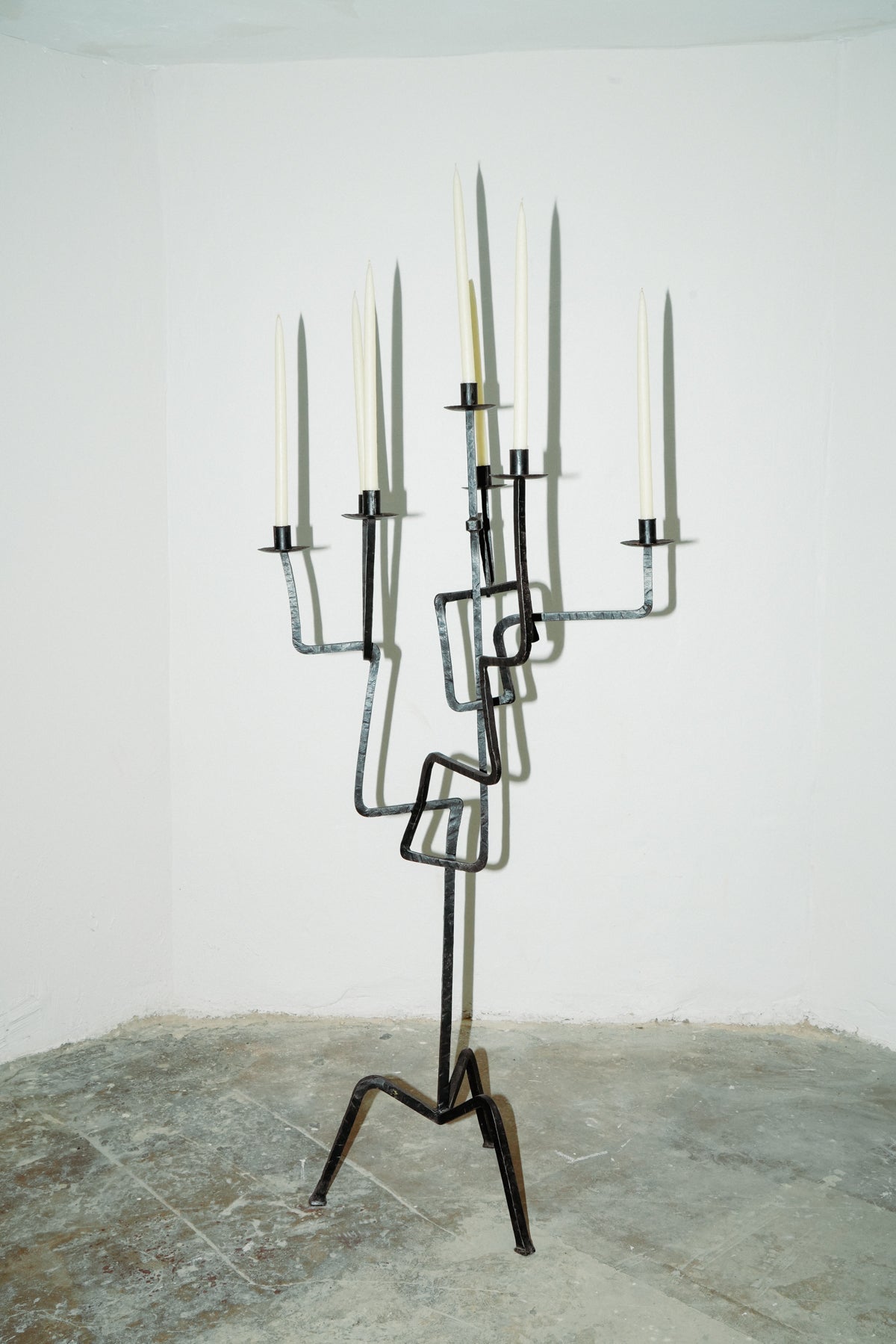 Big fer forgé candleholder