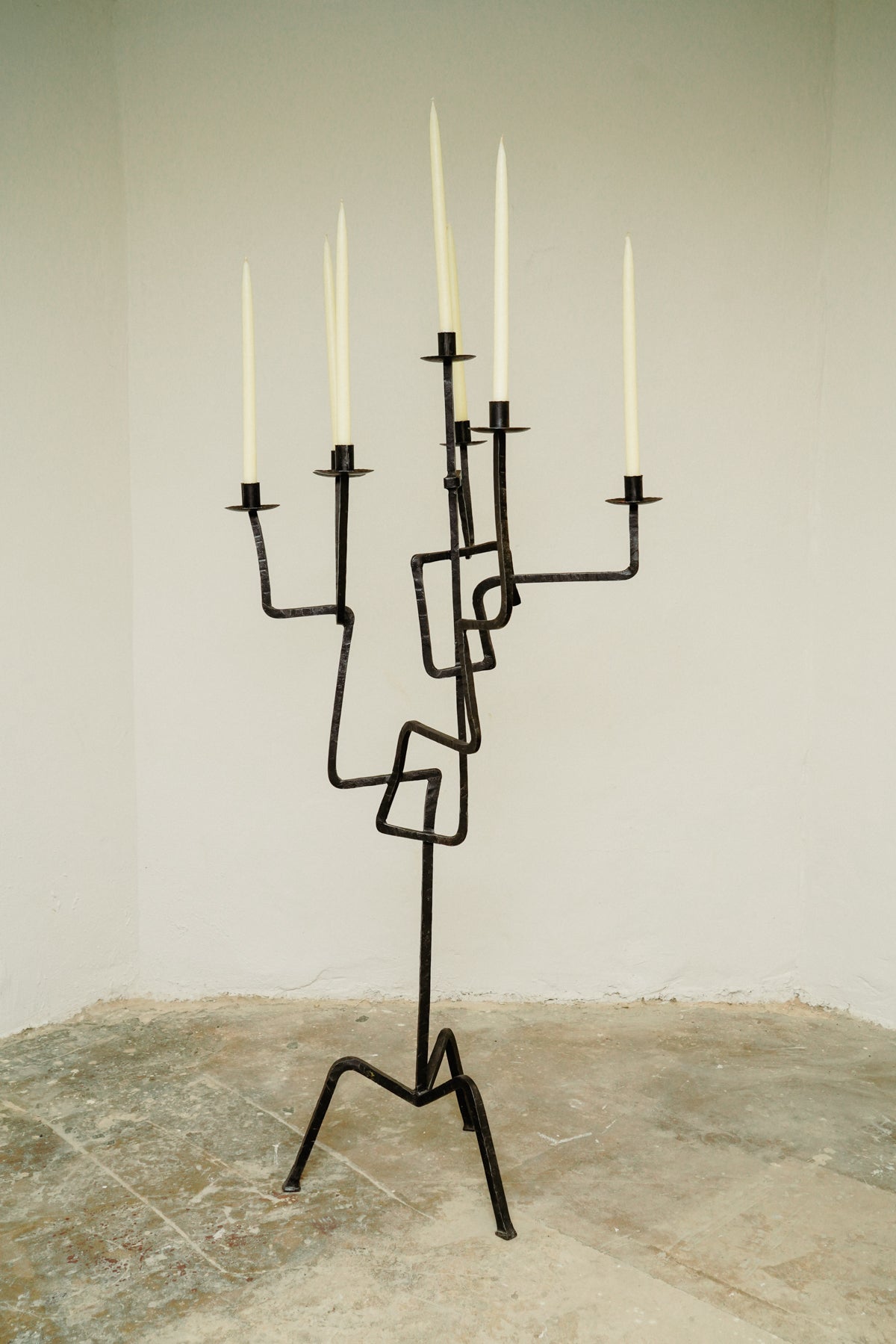 Big fer forgé candleholder