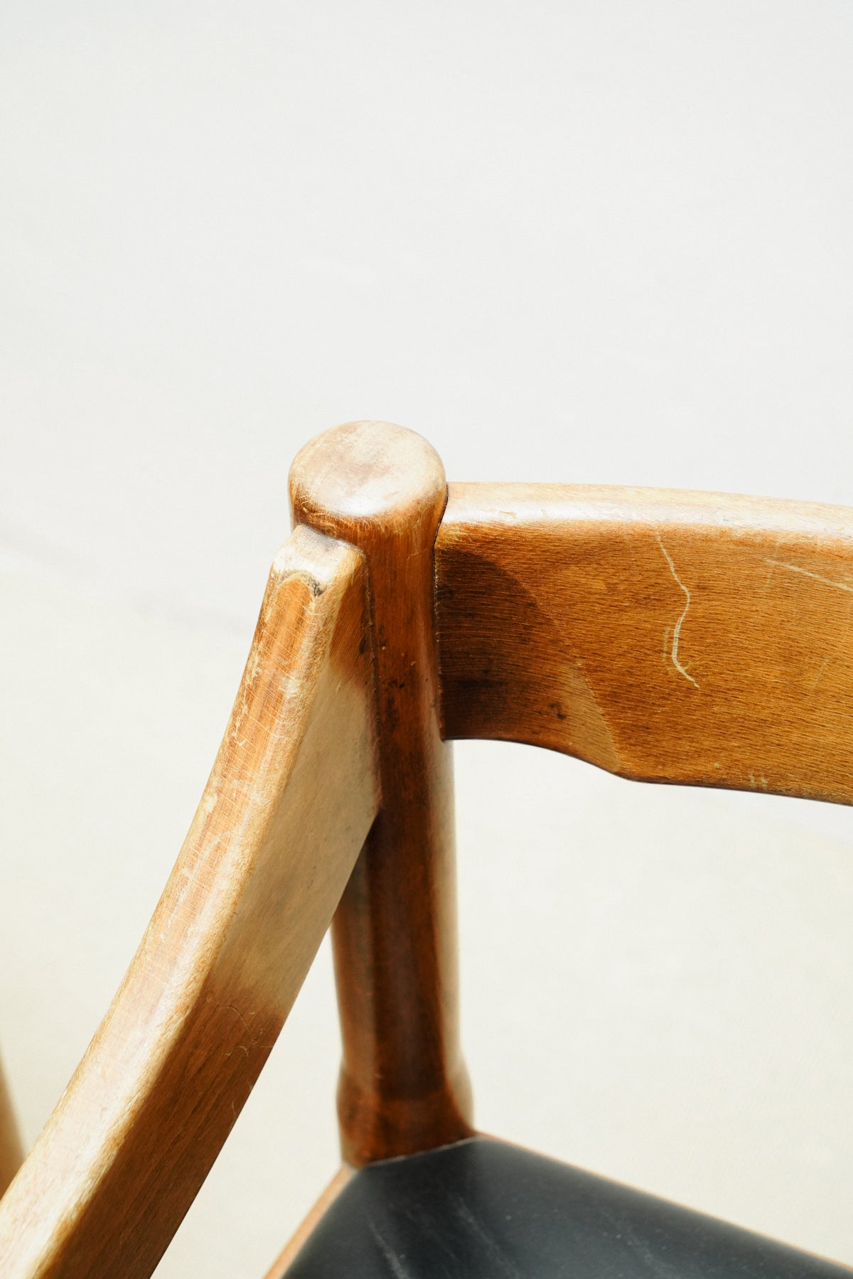 Carimate armchairs by Vico Magistretti for Cassina, 1980s (set of 2)