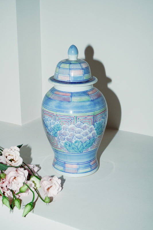 Chinoiserie porcelain temple jar, turquoise with flowers