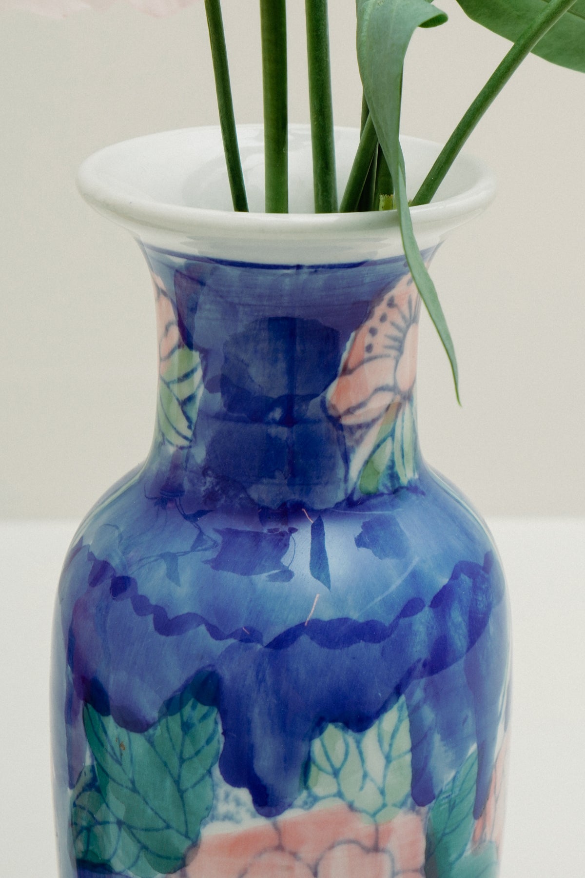 Mini Chinoiserie porcelain vases (set of 2)