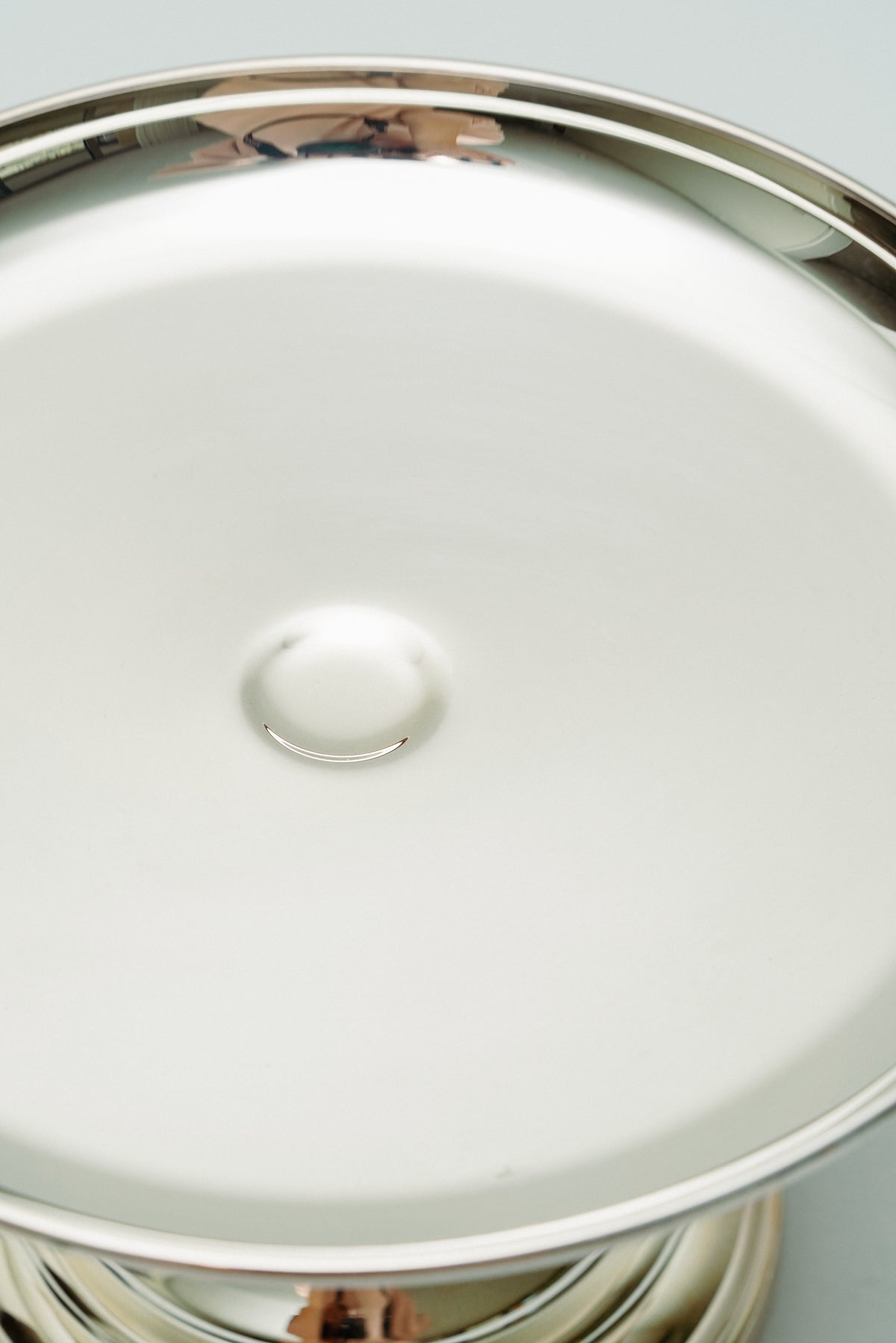 Single tier cake stand