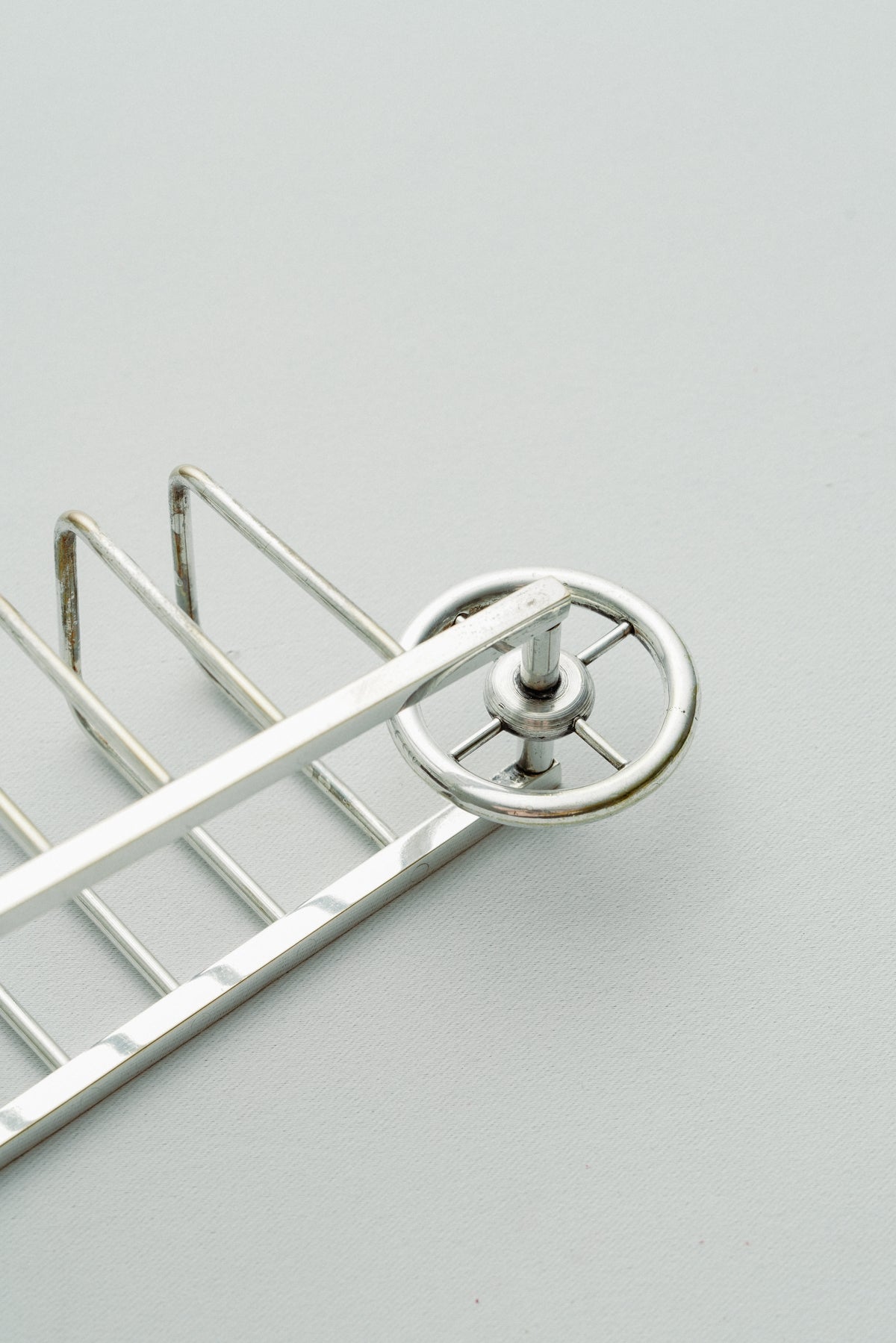 Wheelbarrow toast rack