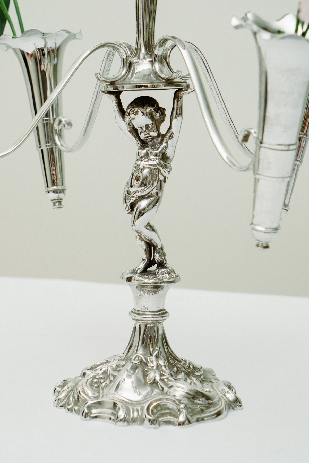 Soliflore, 4 vases and tray