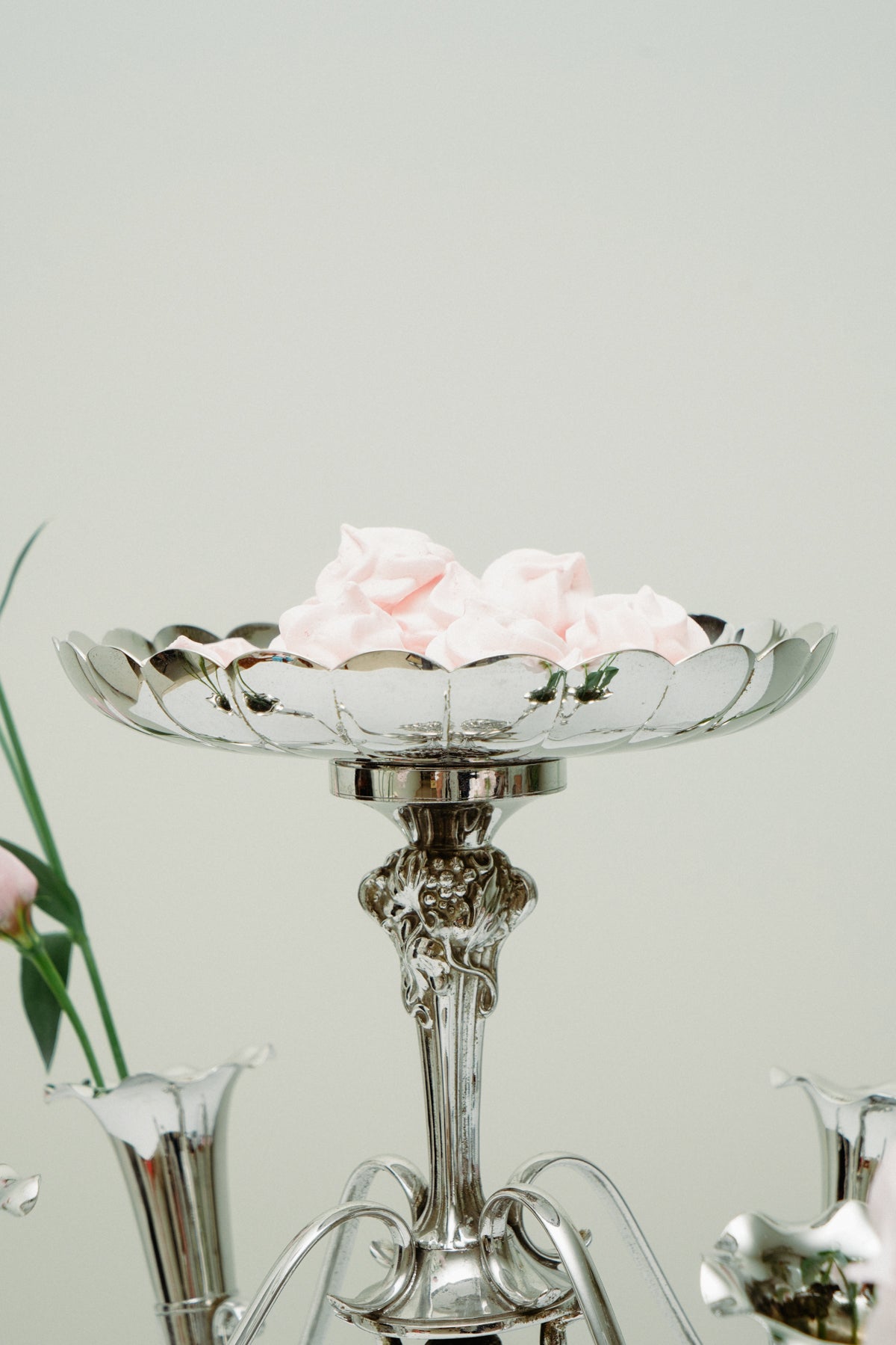 Soliflore, 4 vases and tray