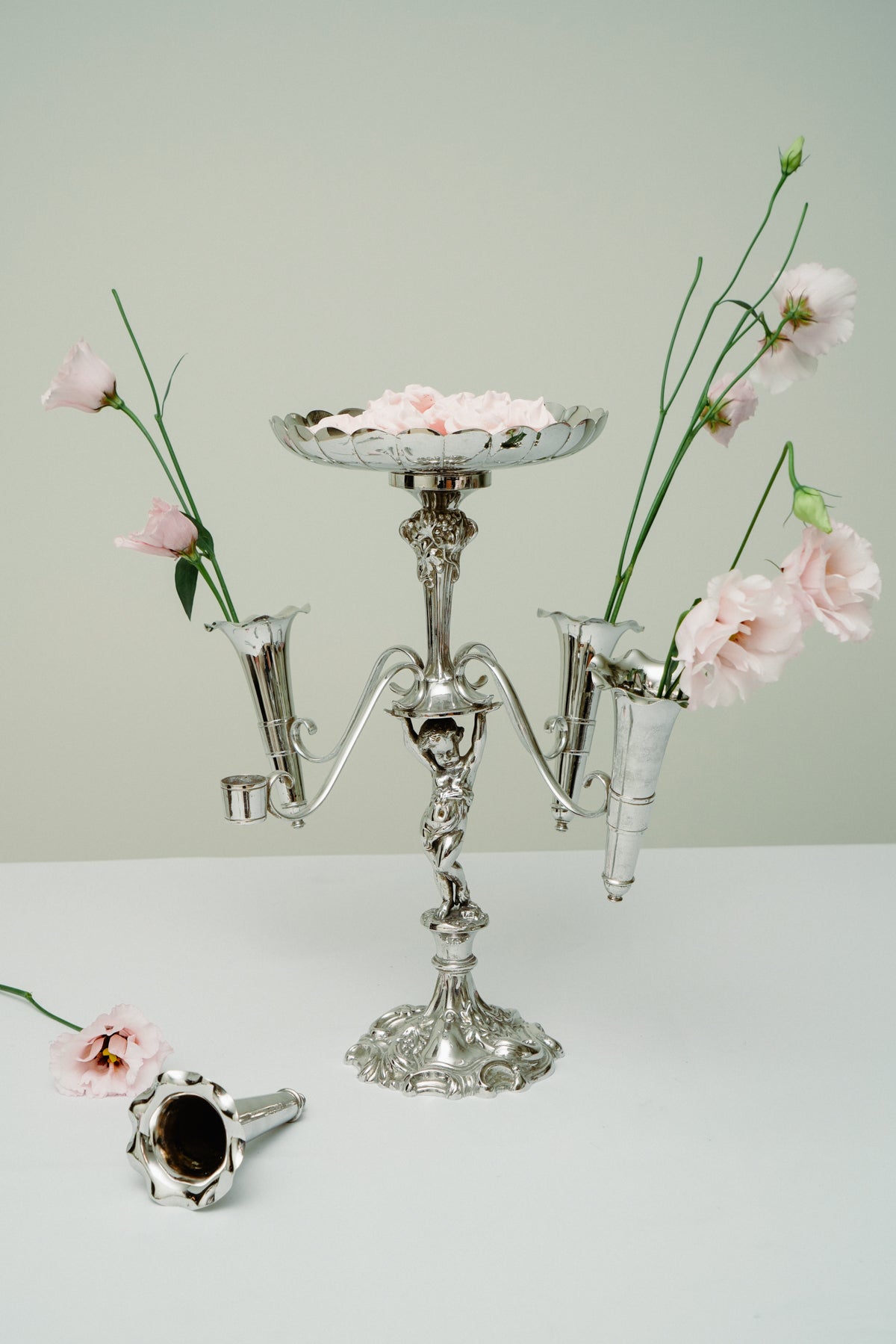 Soliflore, 4 vases and tray