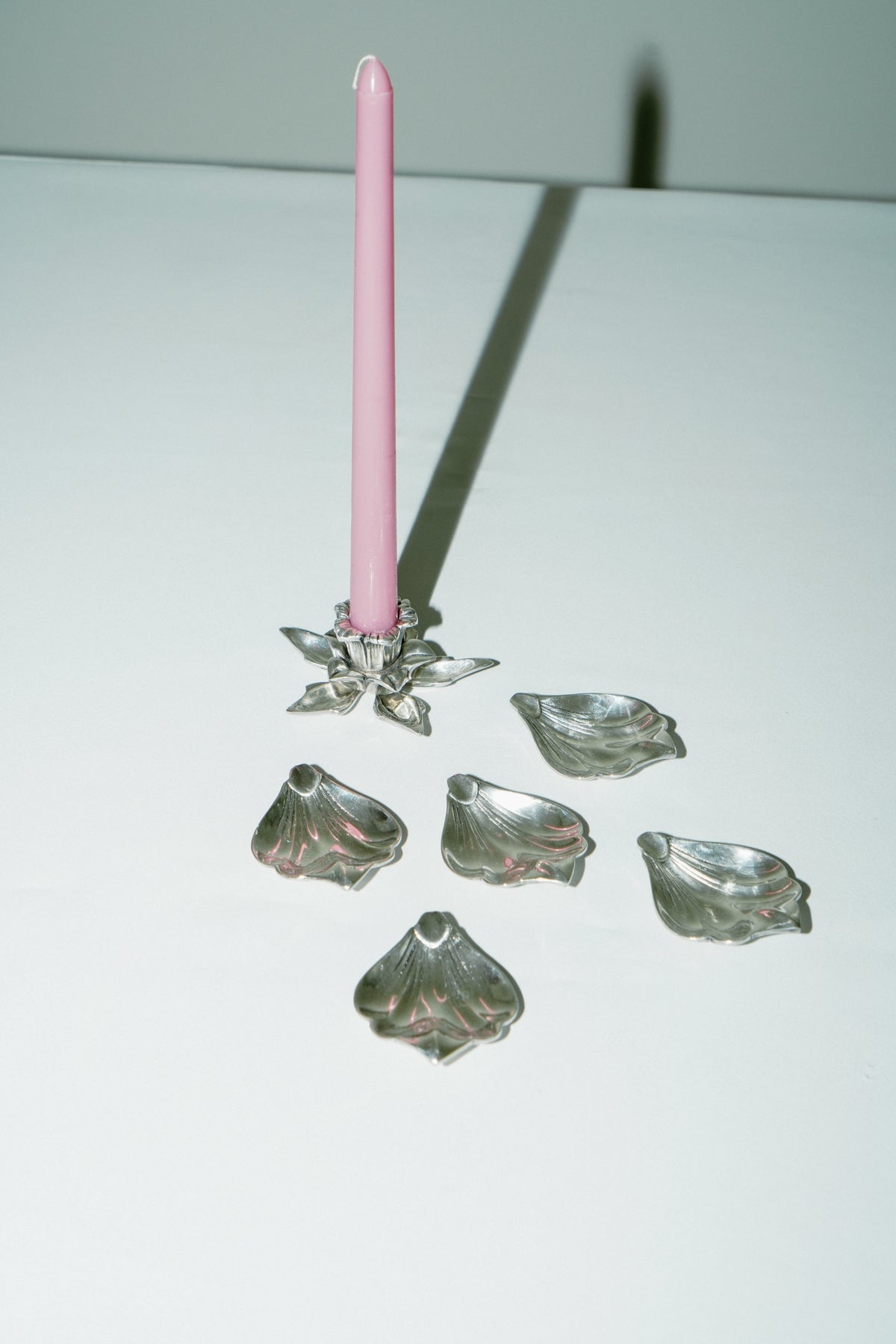 Candleholder and ashtray with petals