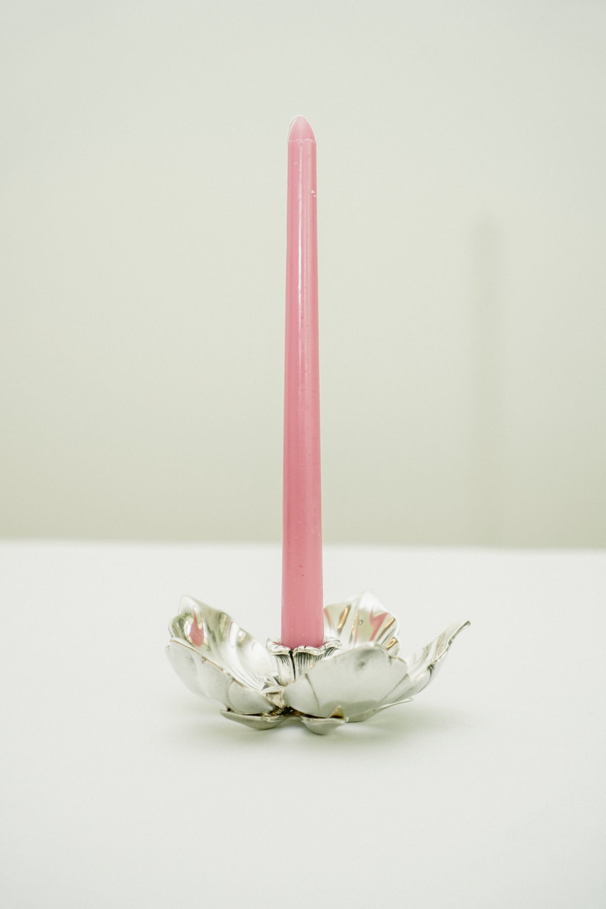 Candleholder and ashtray with petals