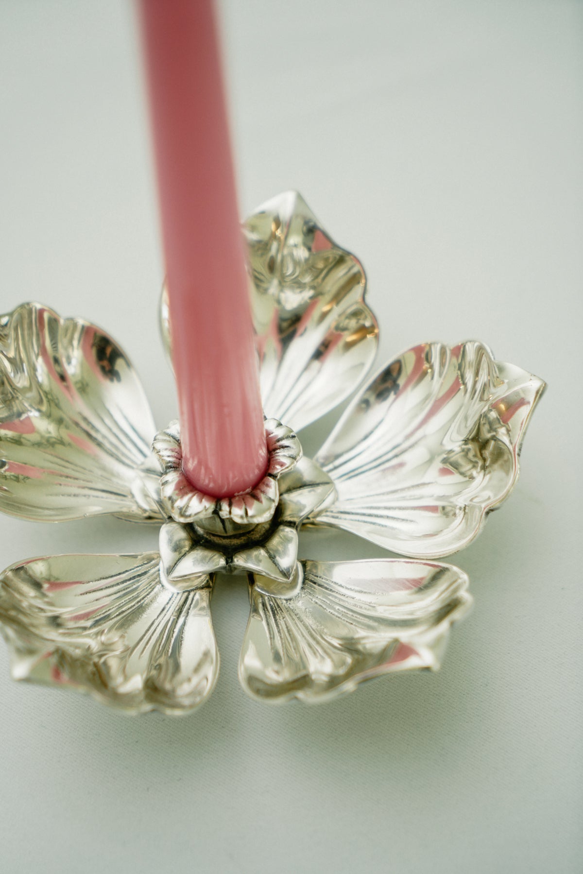 Candleholder and ashtray with petals