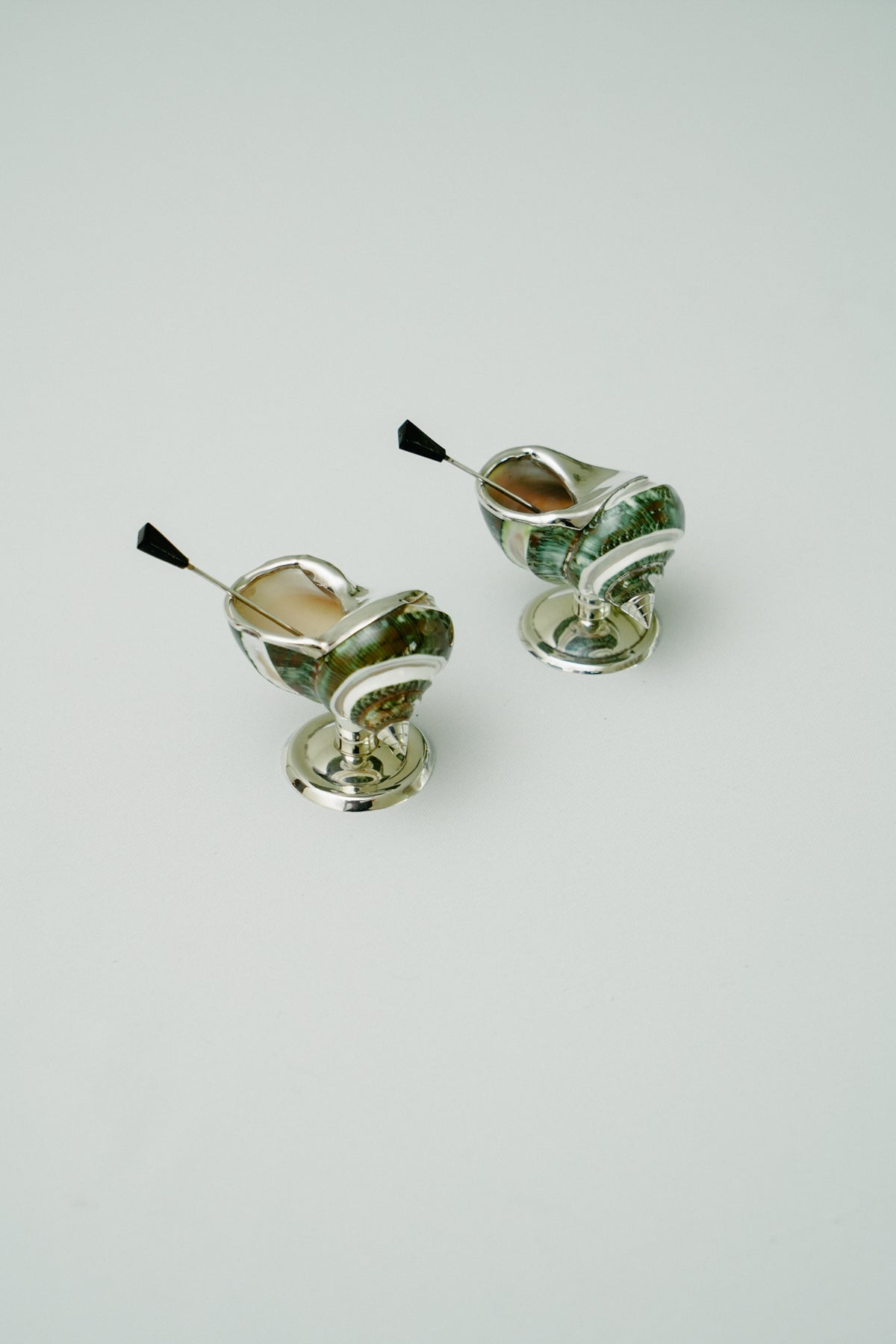 Set of 2 turbo shell salt cellars