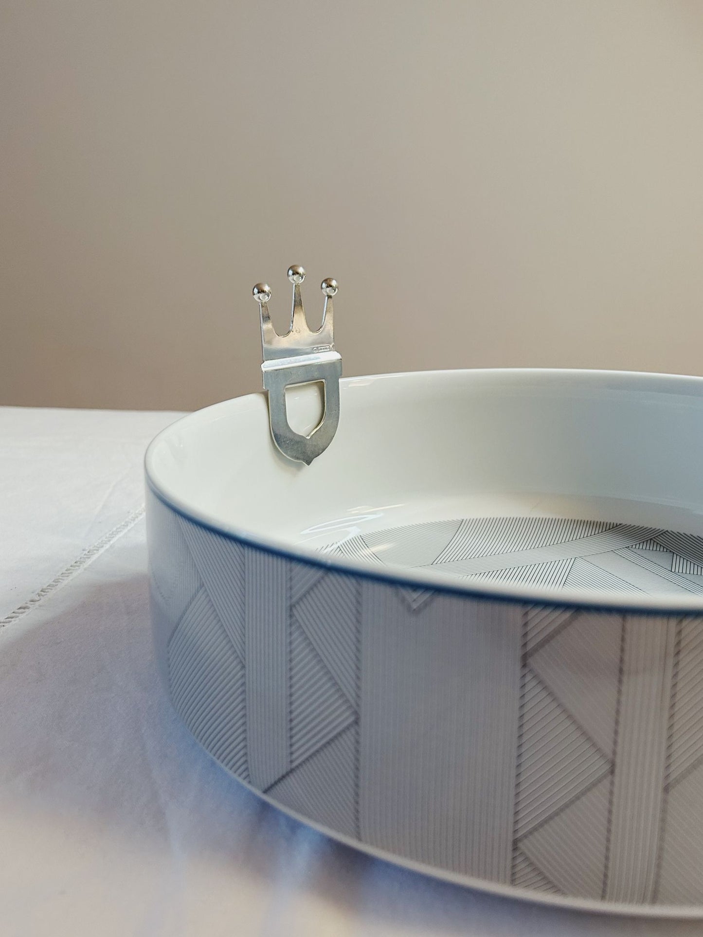 Cutlery rest