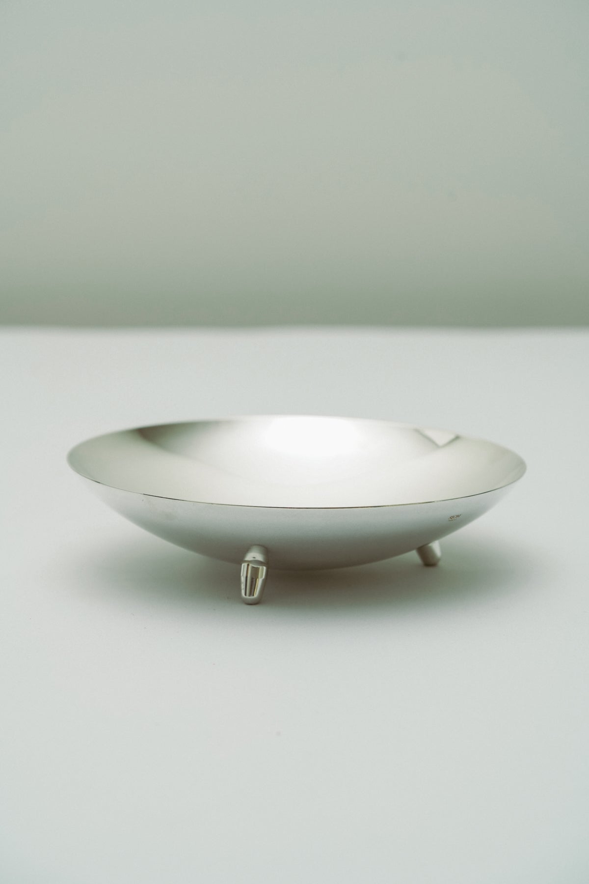 Small bowl with three legs