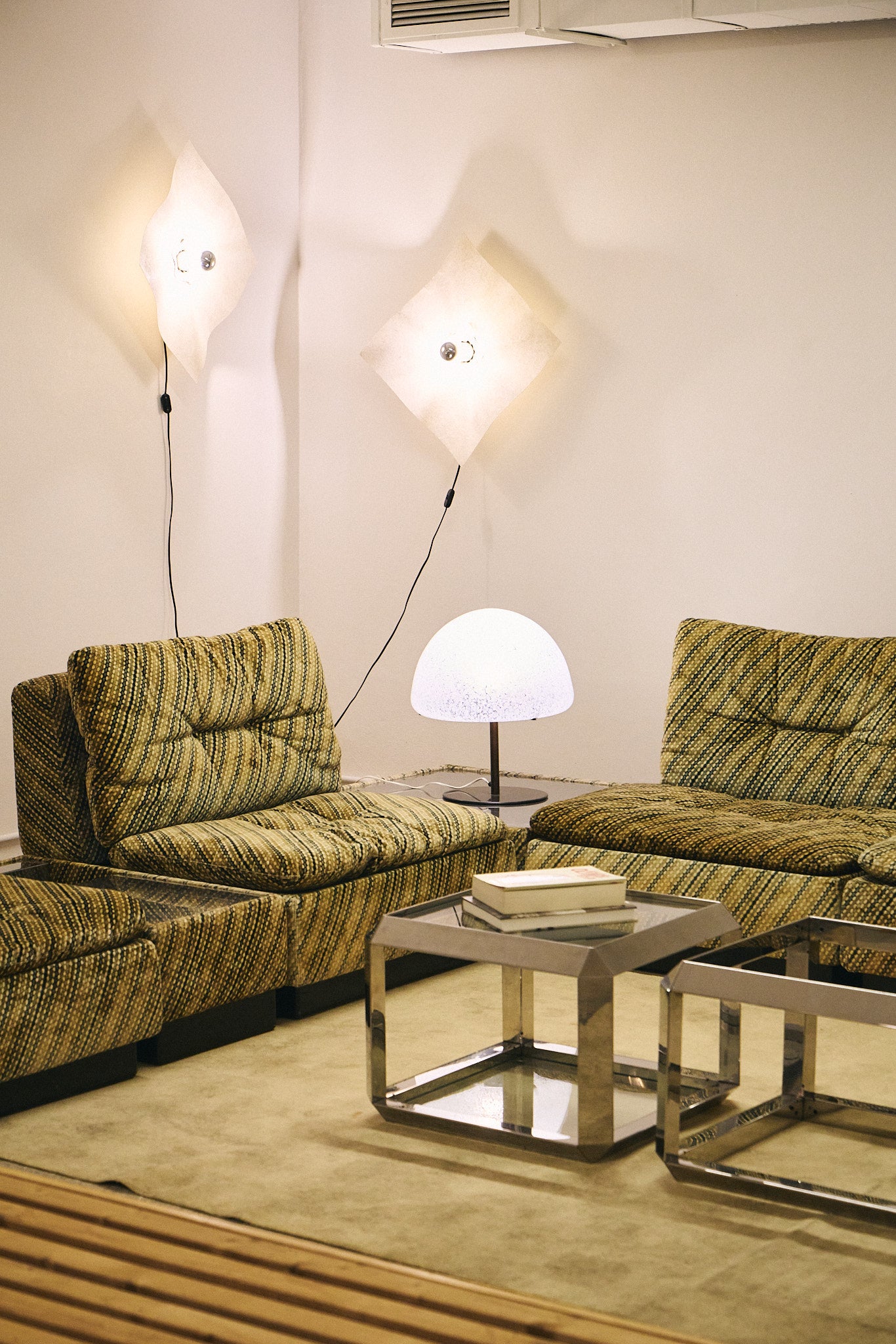 "P10 Proposals" modular sofa by Giovanni Offredi for Saporiti