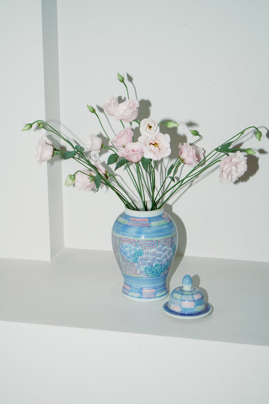 Chinoiserie porcelain temple jar, turquoise with flowers