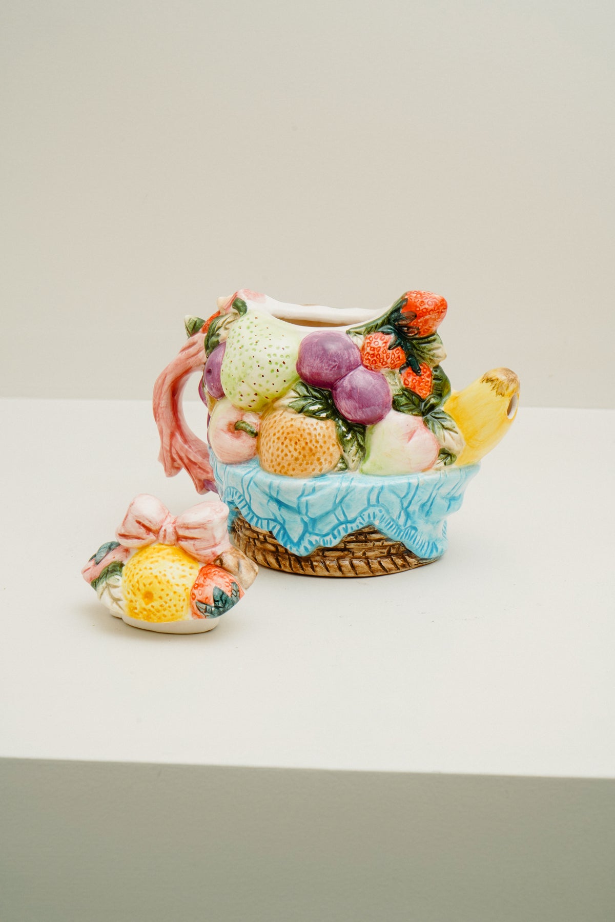 Ceramic fruit teapot