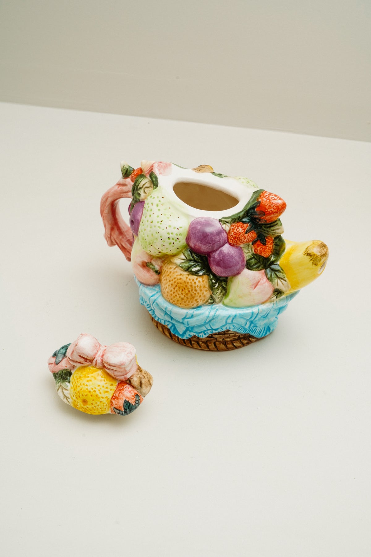 Ceramic fruit teapot