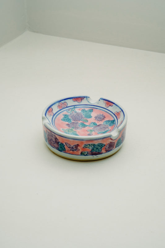 Chinoiserie porcelain ashtray