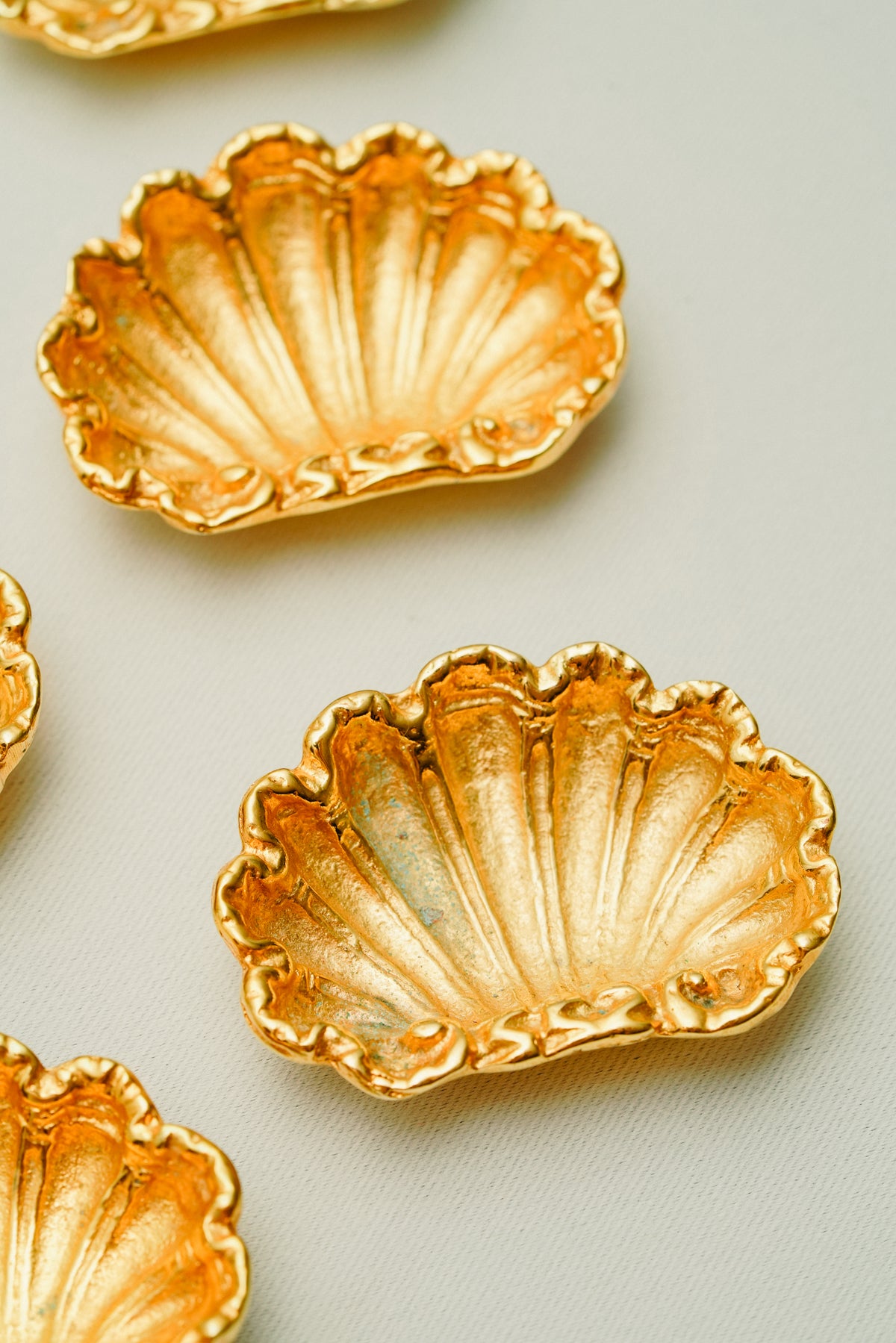 Set of 6 shell salt cellars