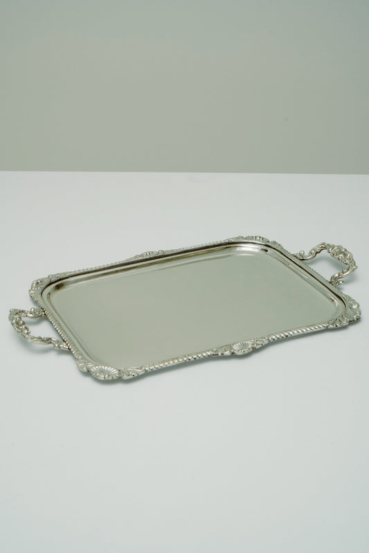 Tray with shell details