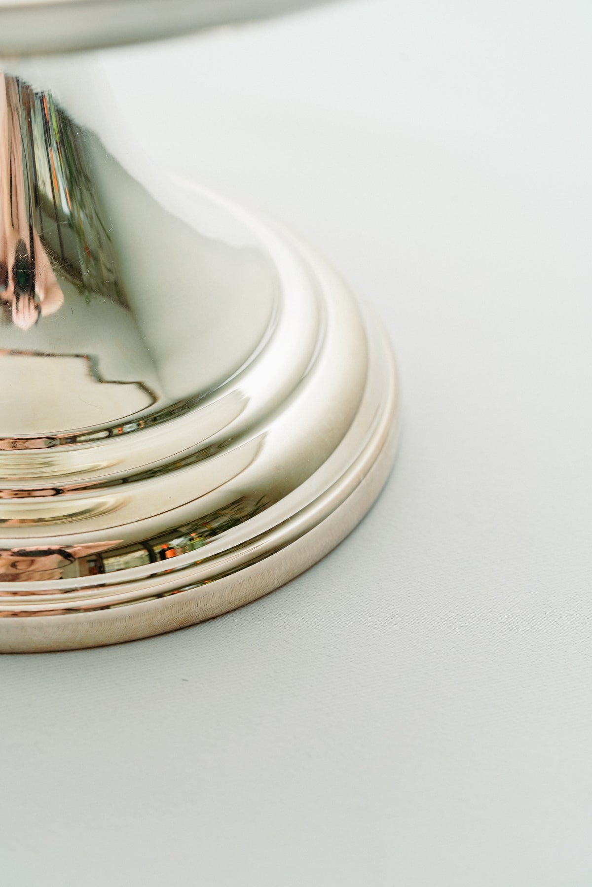 Single tier cake stand