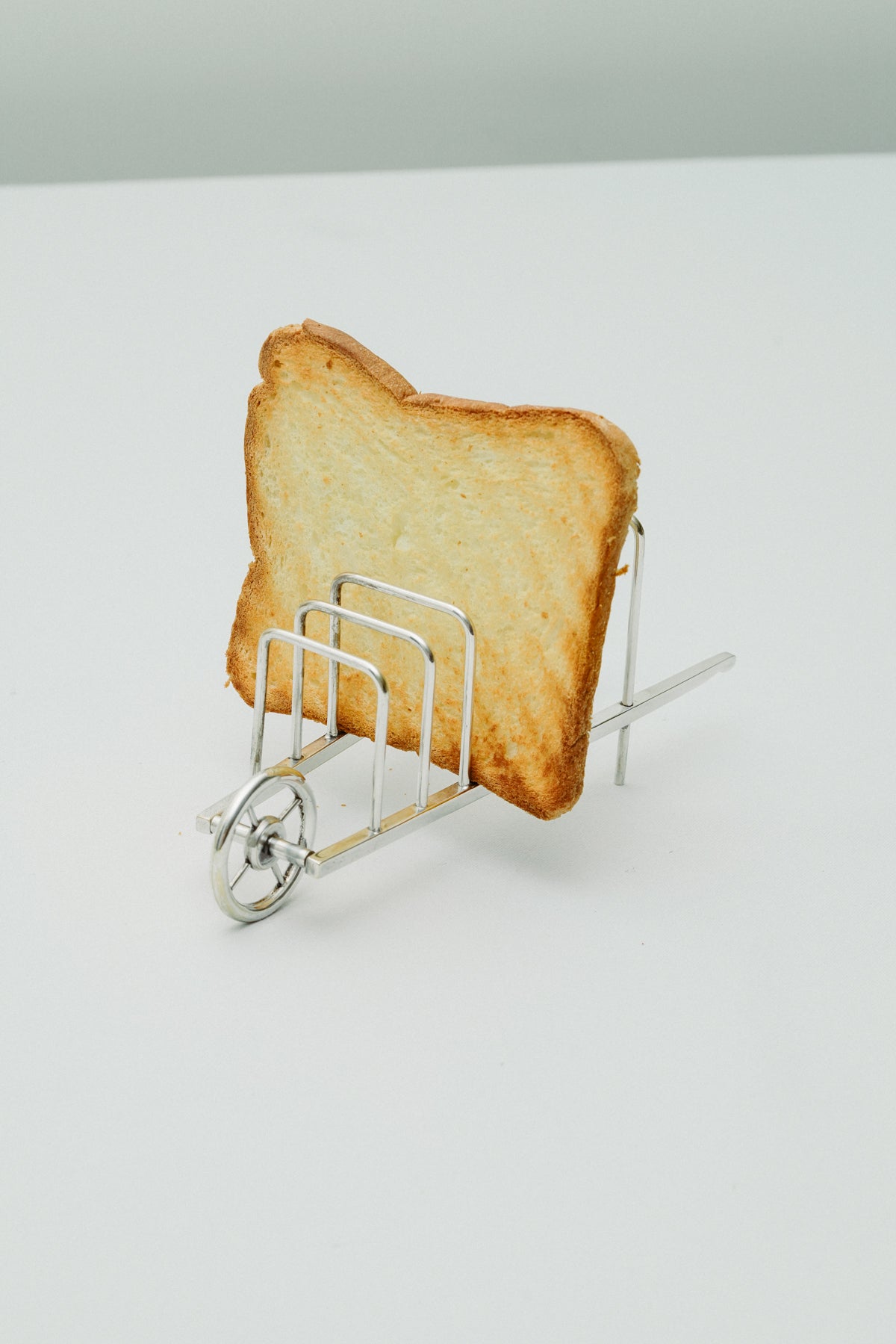 Wheelbarrow toast rack