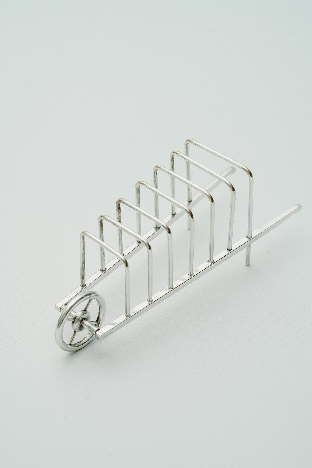 Wheelbarrow toast rack