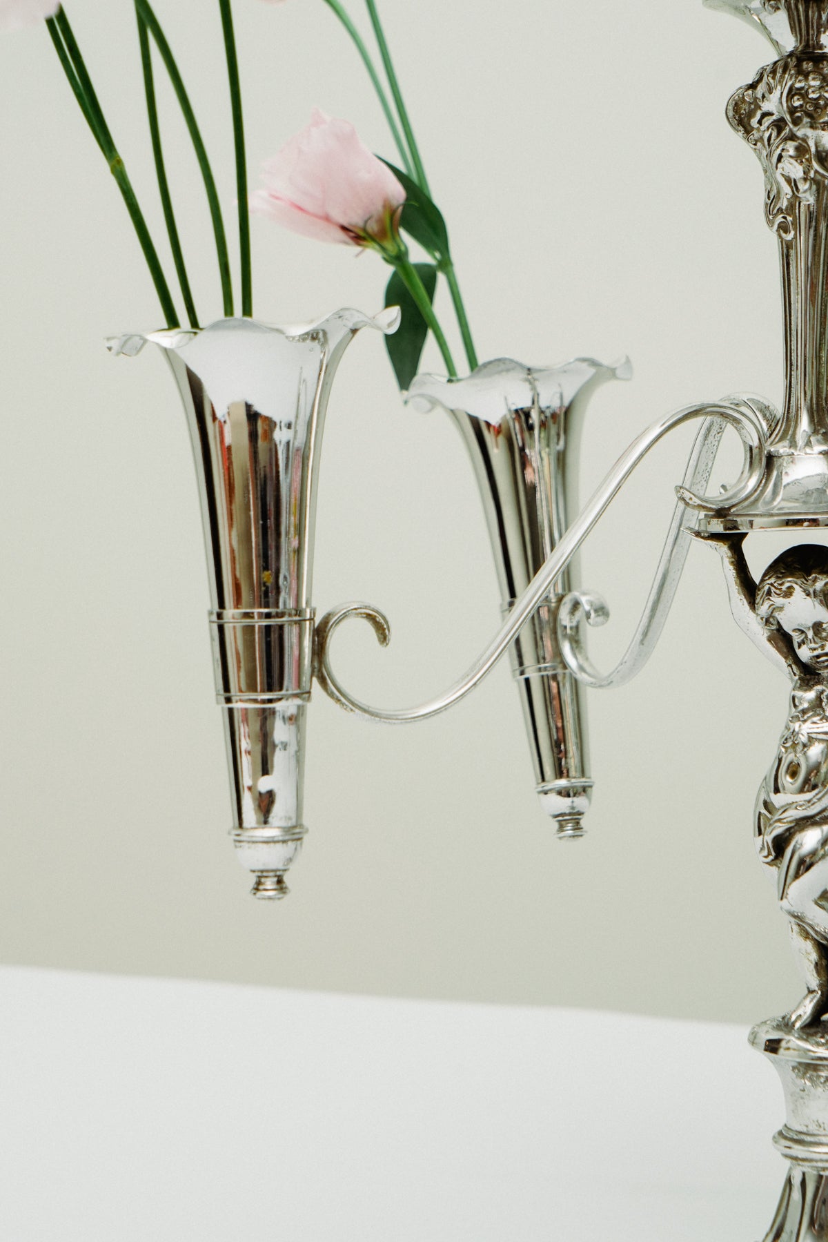 Soliflore, 4 vases and tray