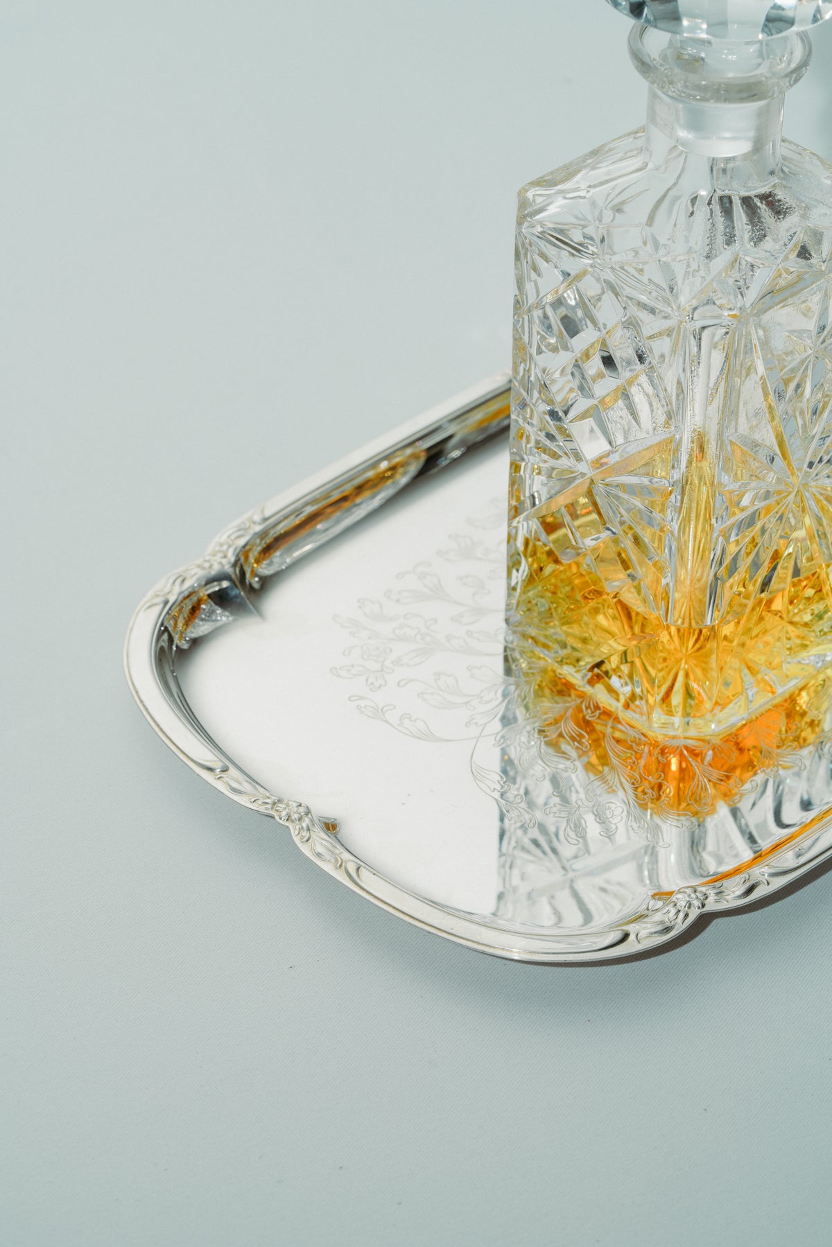 Rectangular tray with engravings