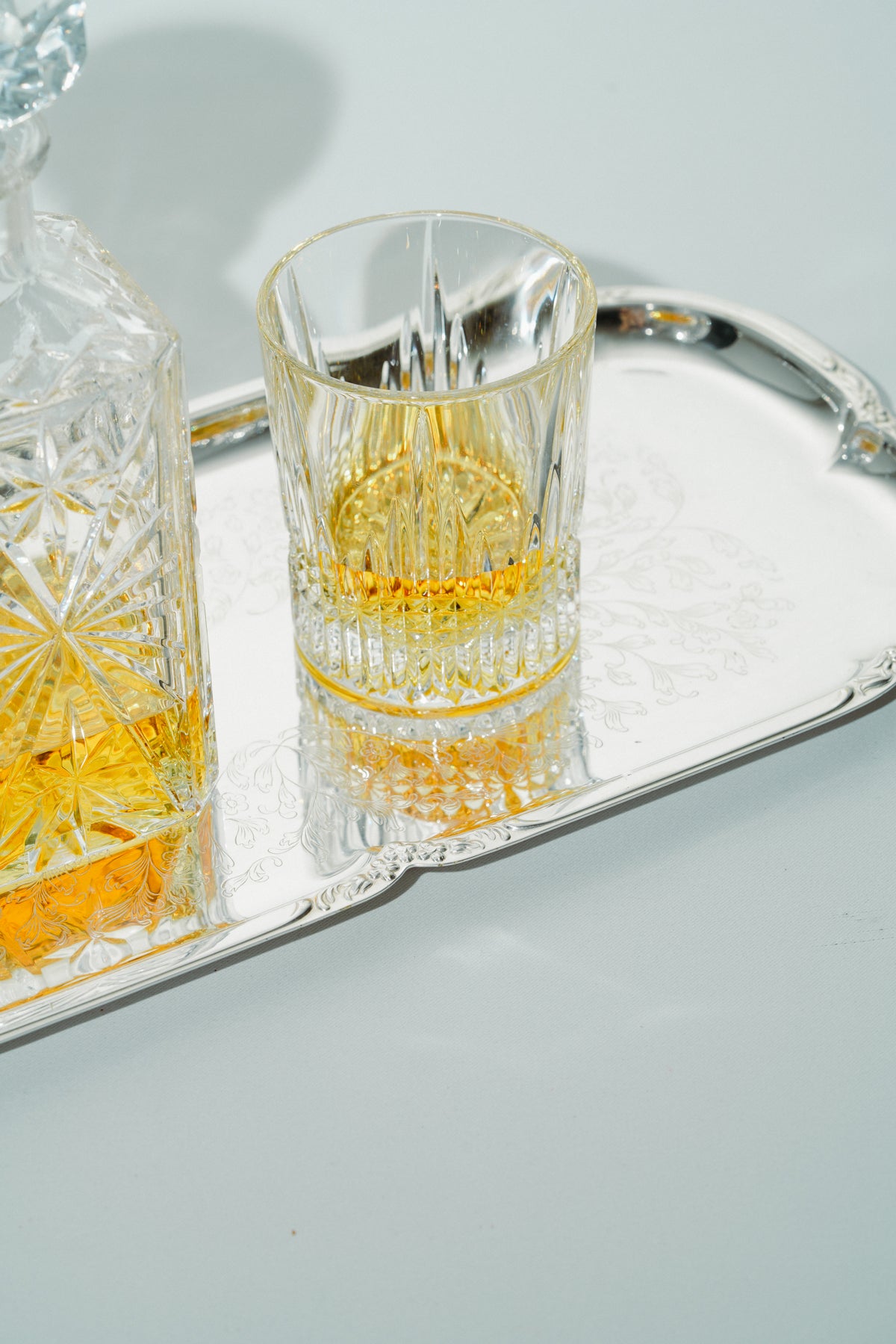 Rectangular tray with engravings