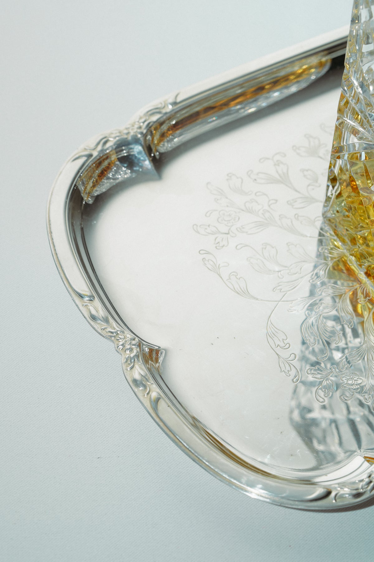 Rectangular tray with engravings