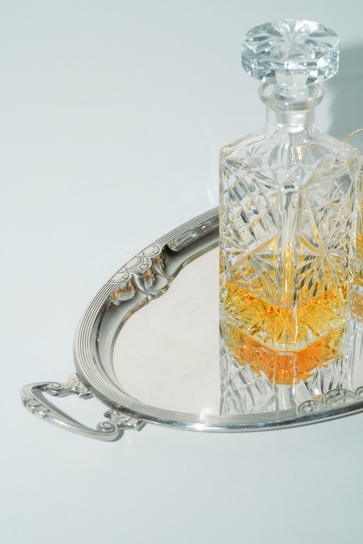 Tray with engravings