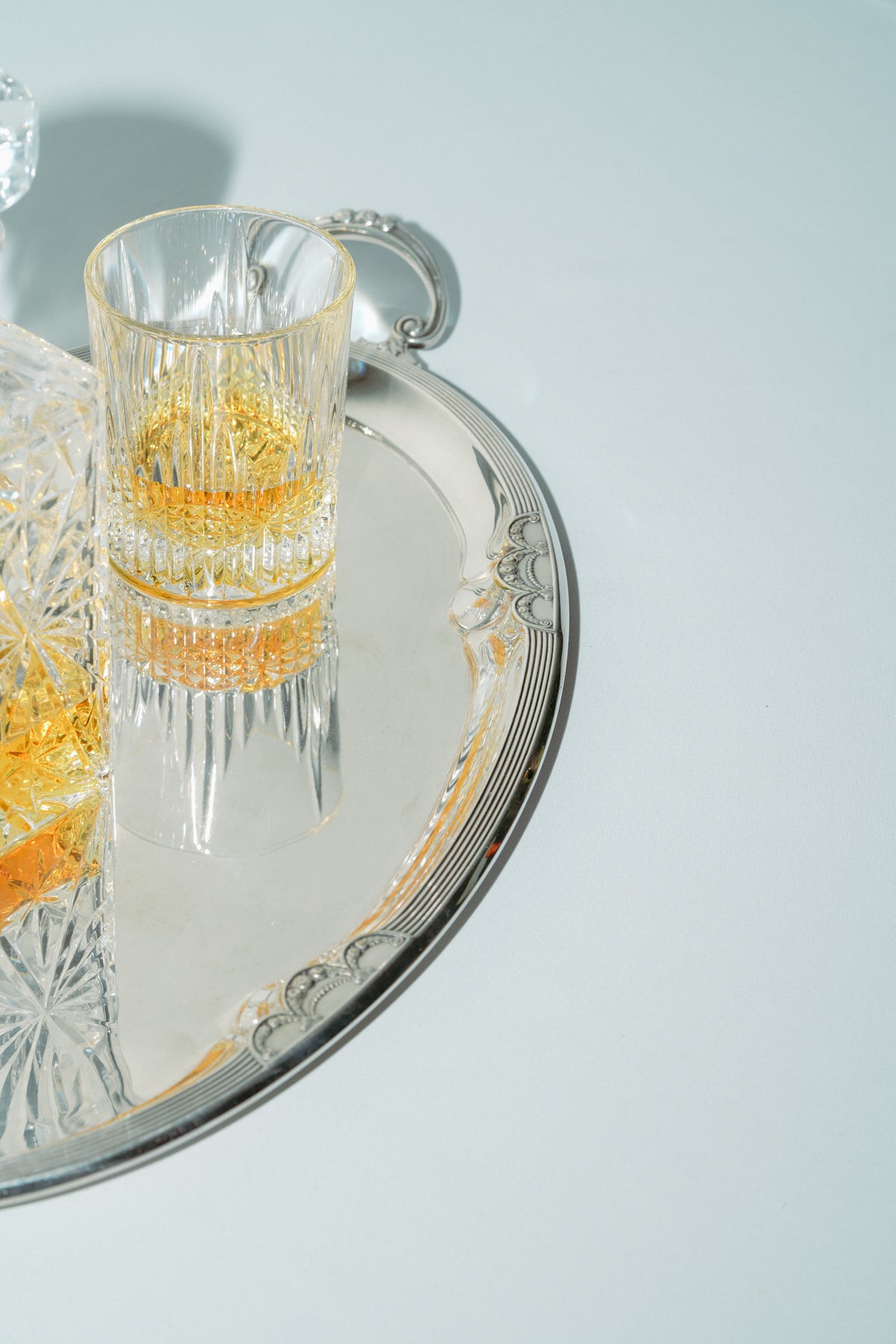 Tray with engravings