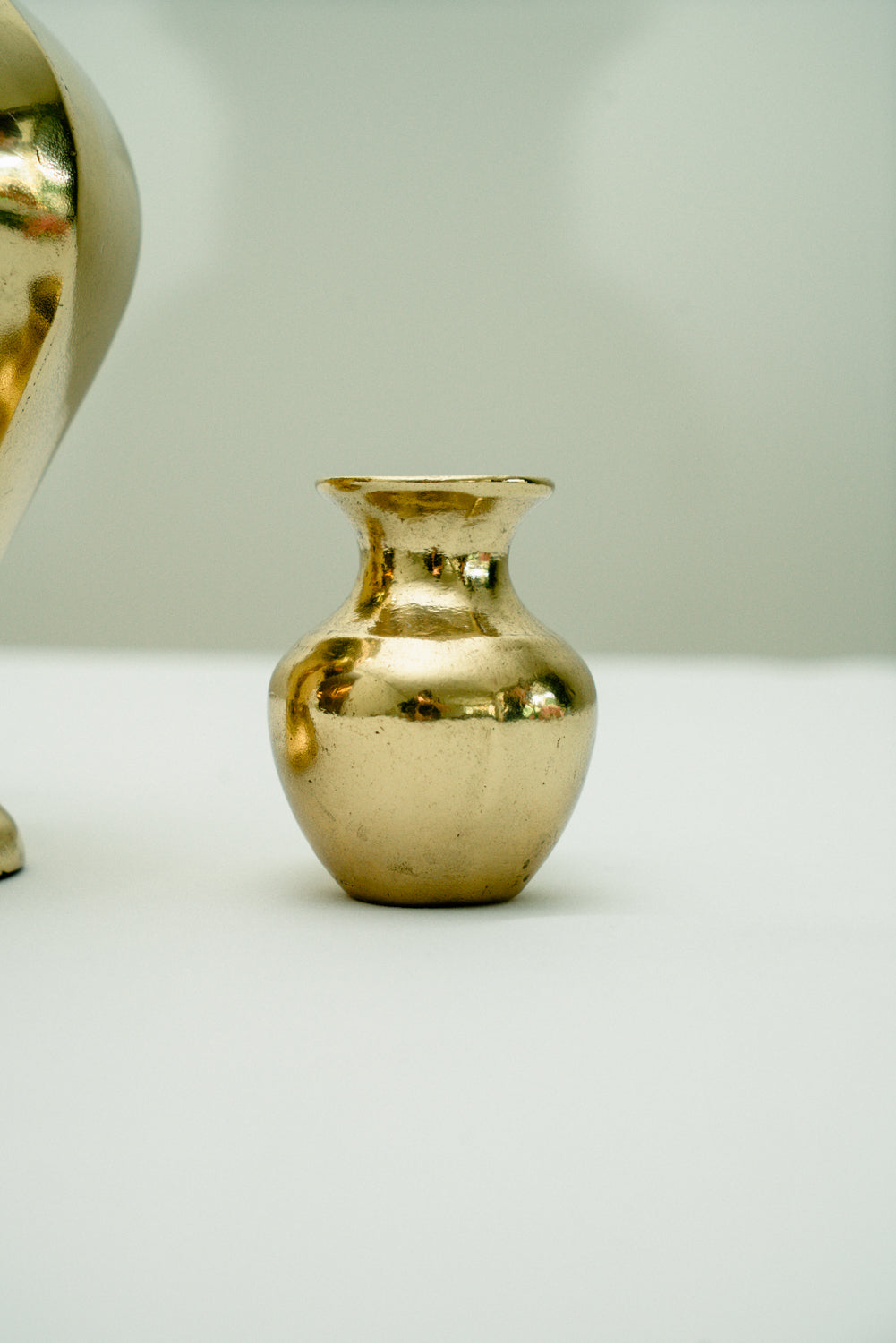 Set of 2 midi and mini brass vases