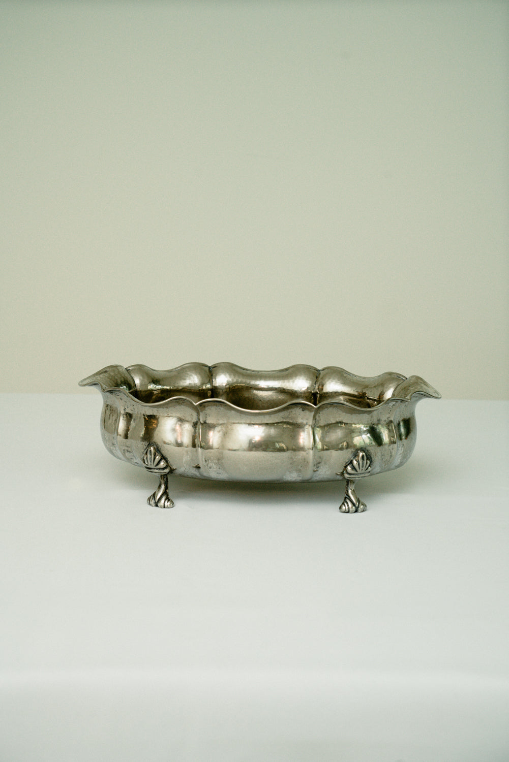 Oval footed bowl