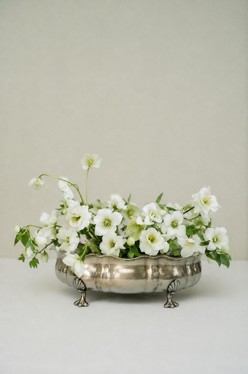Oval footed bowl
