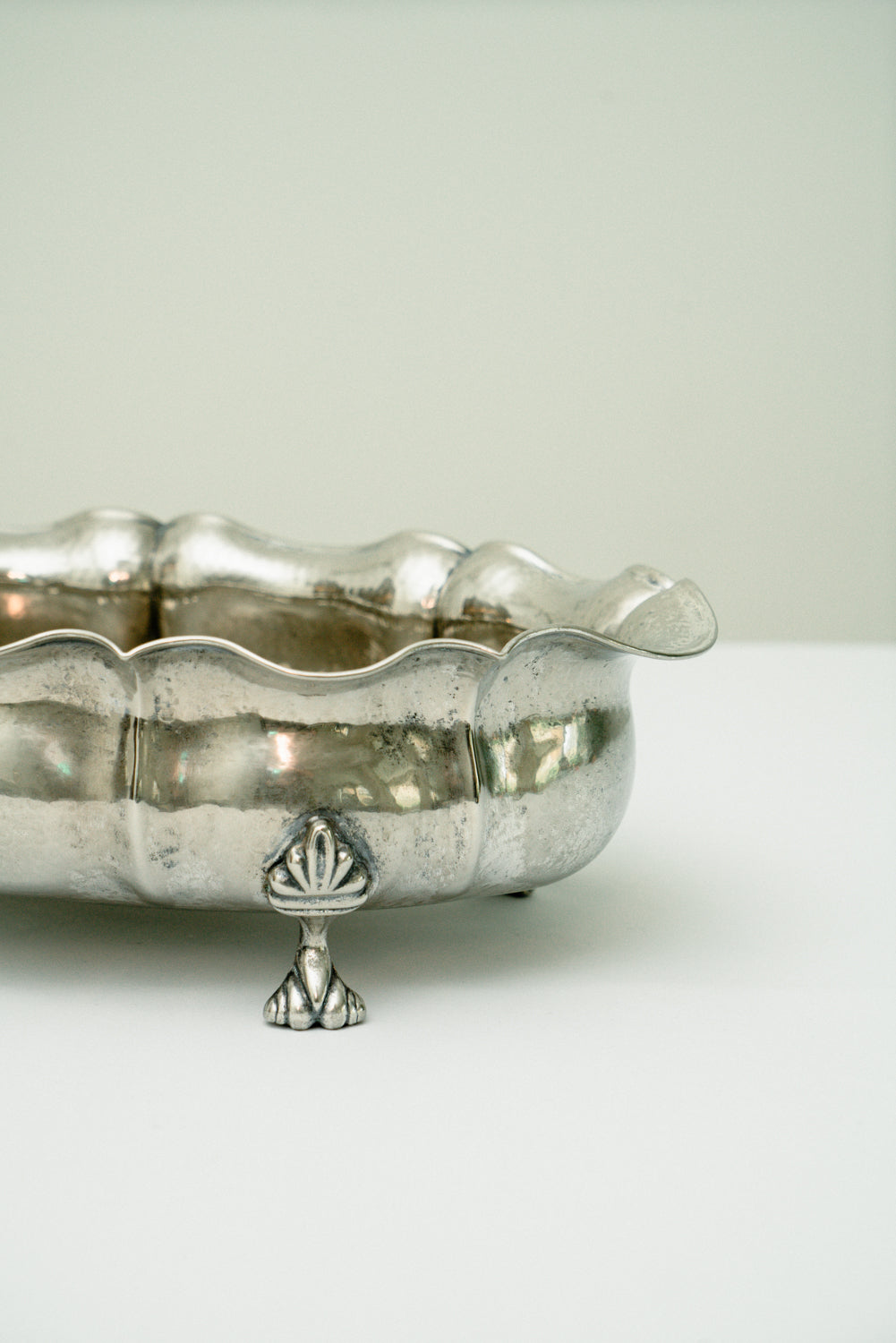 Oval footed bowl