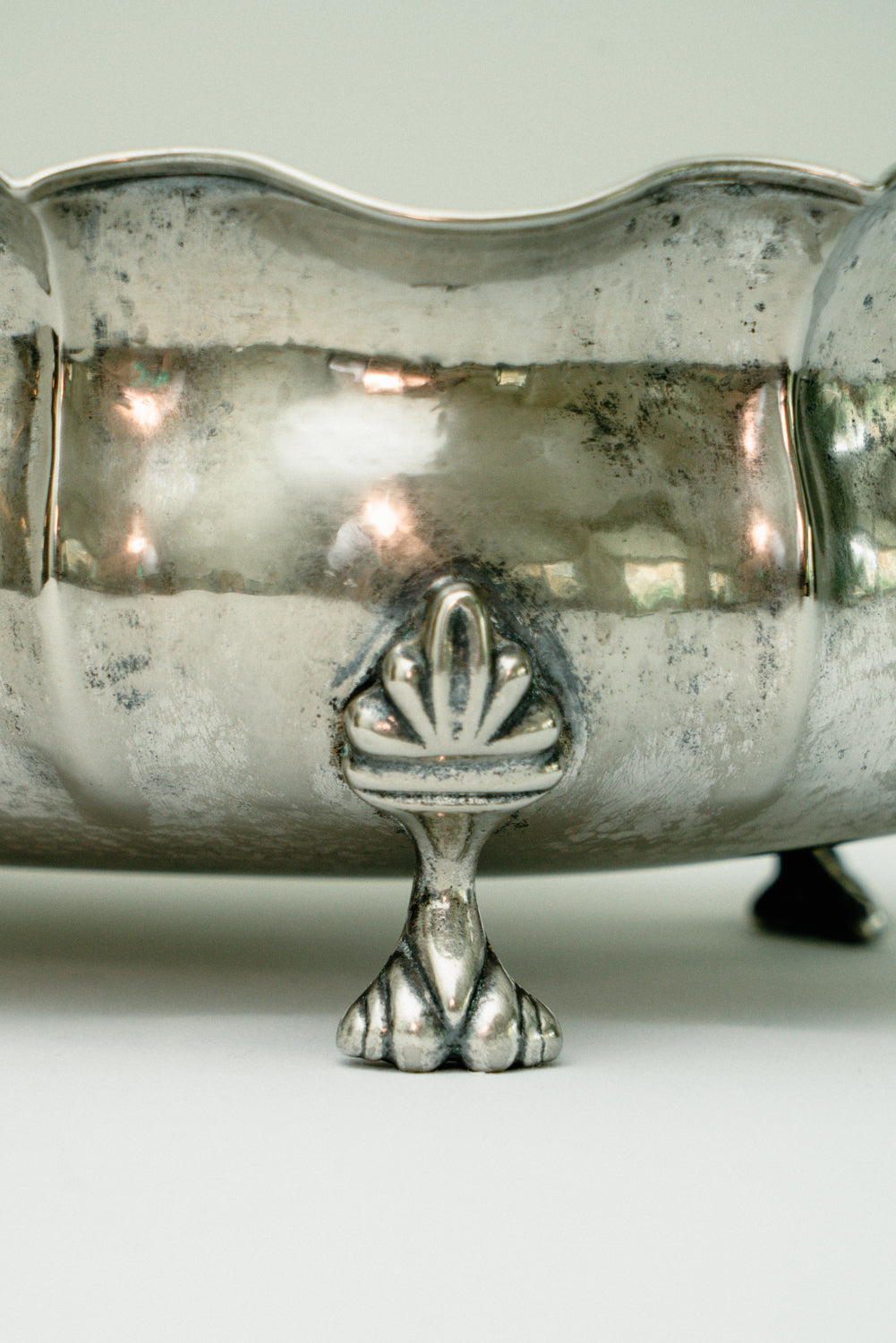 Oval footed bowl