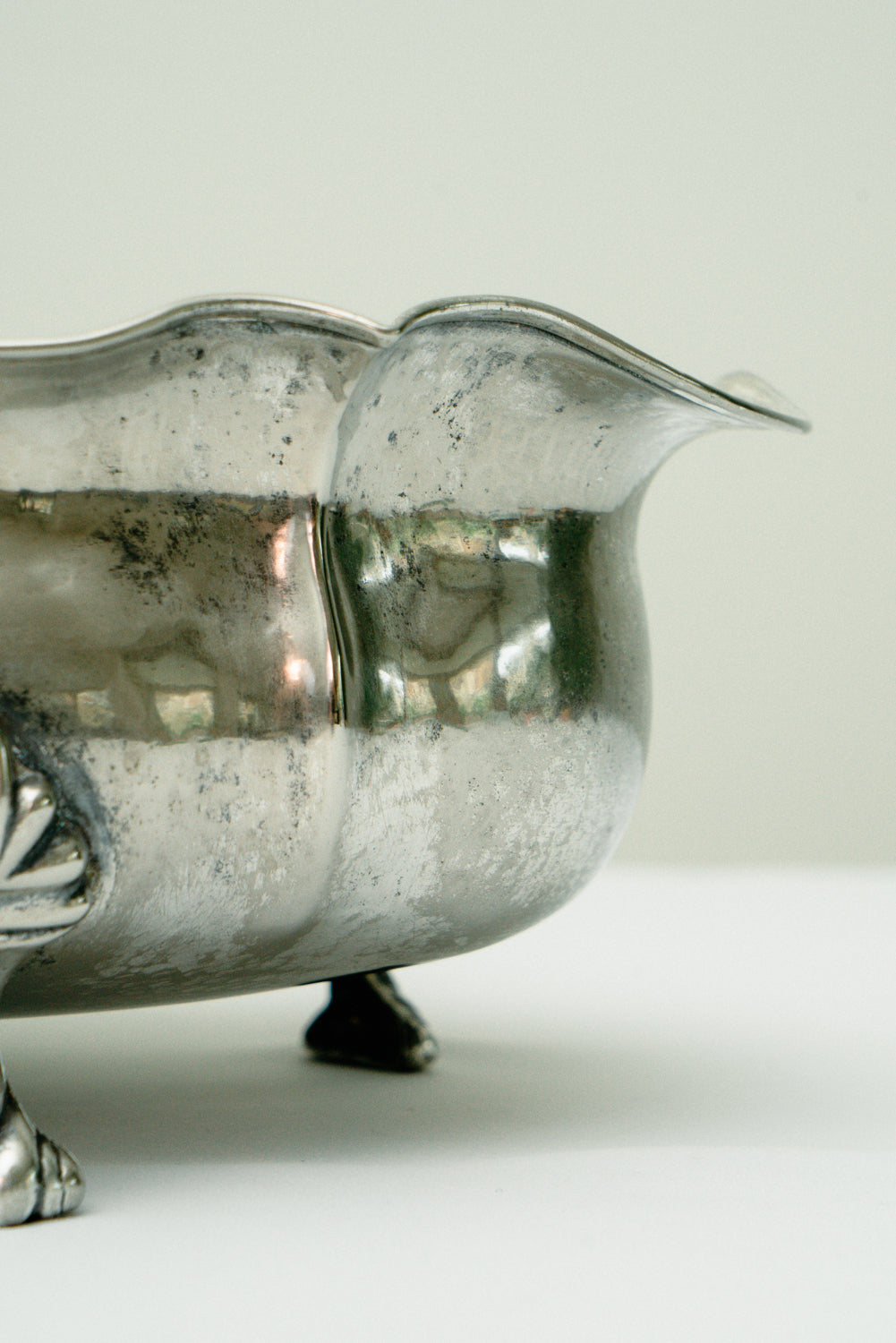 Oval footed bowl