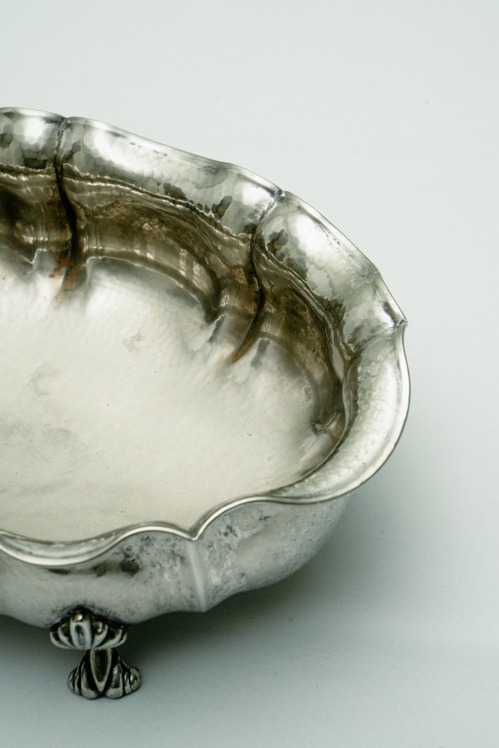Oval footed bowl