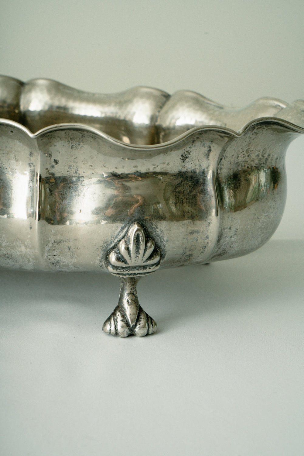 Oval footed bowl