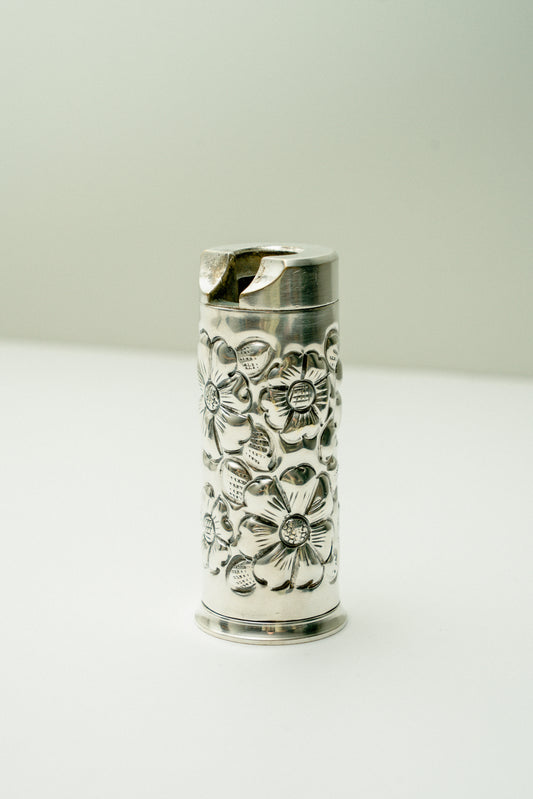 Big vintage lighter case with flower details