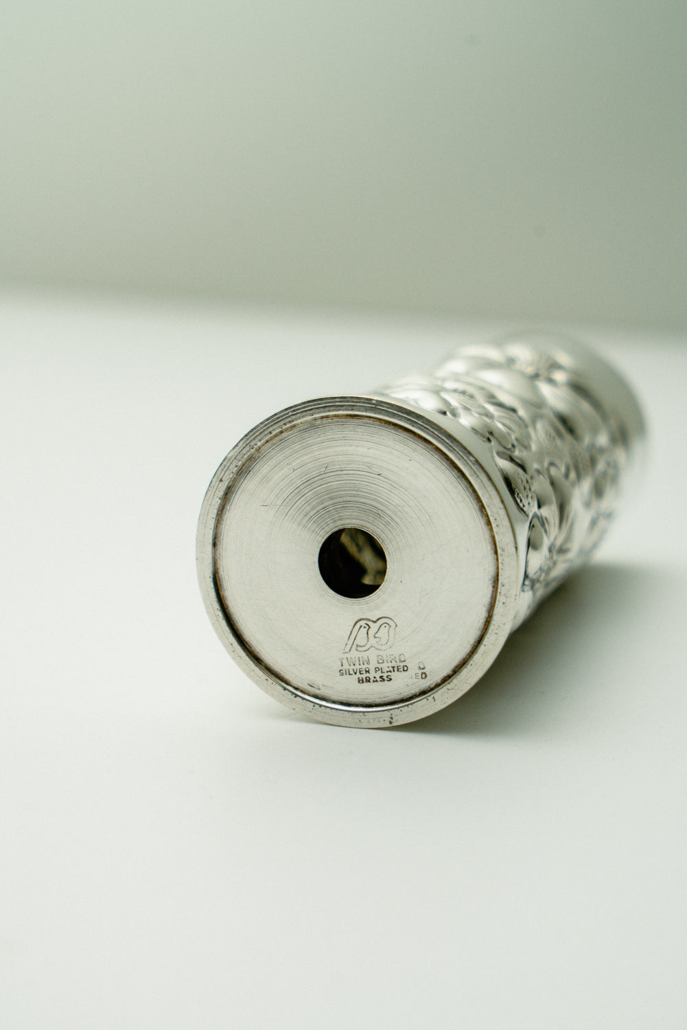 Big vintage lighter case with flower details