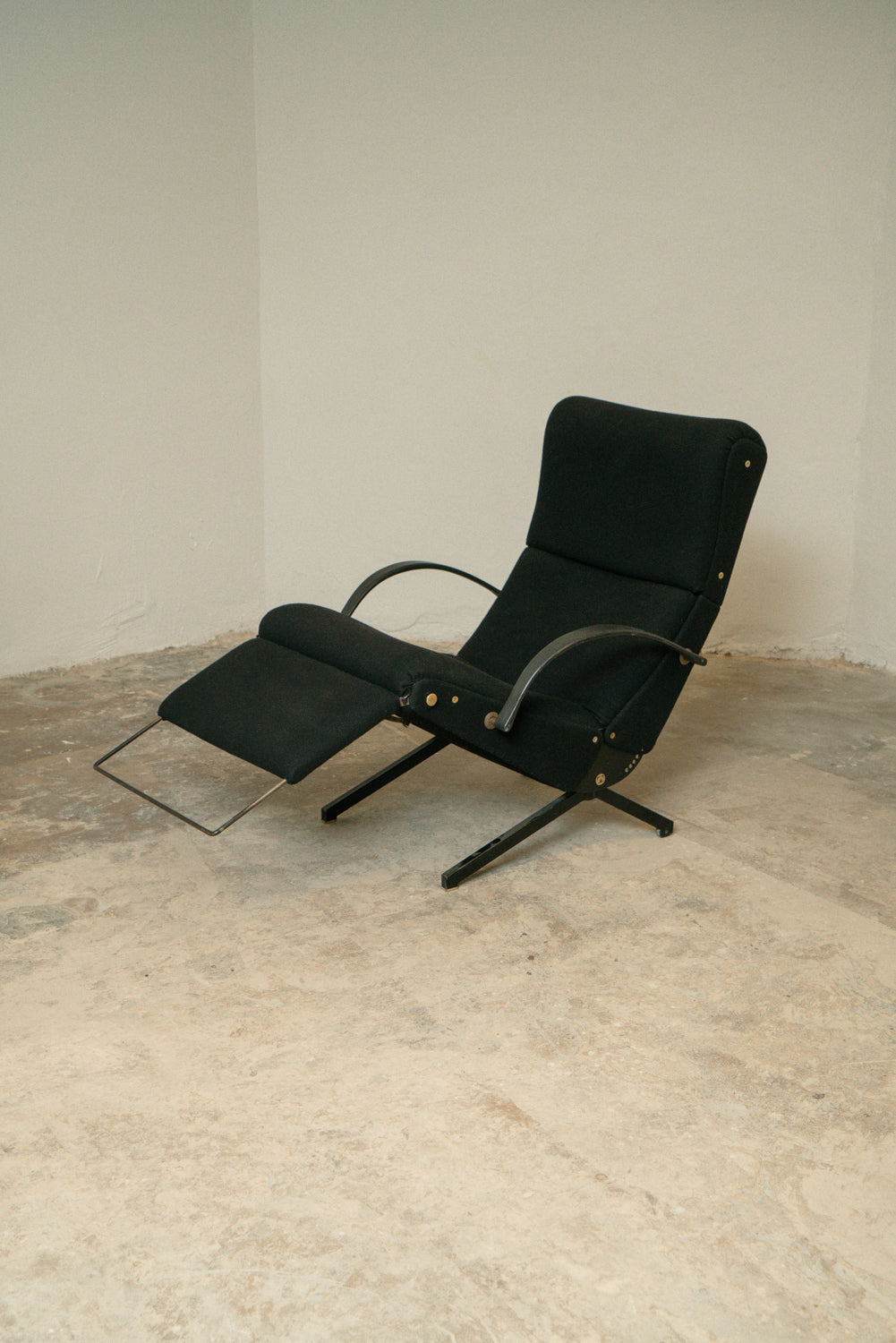 Osvaldo Borsani P40 lounge chair, Tecno