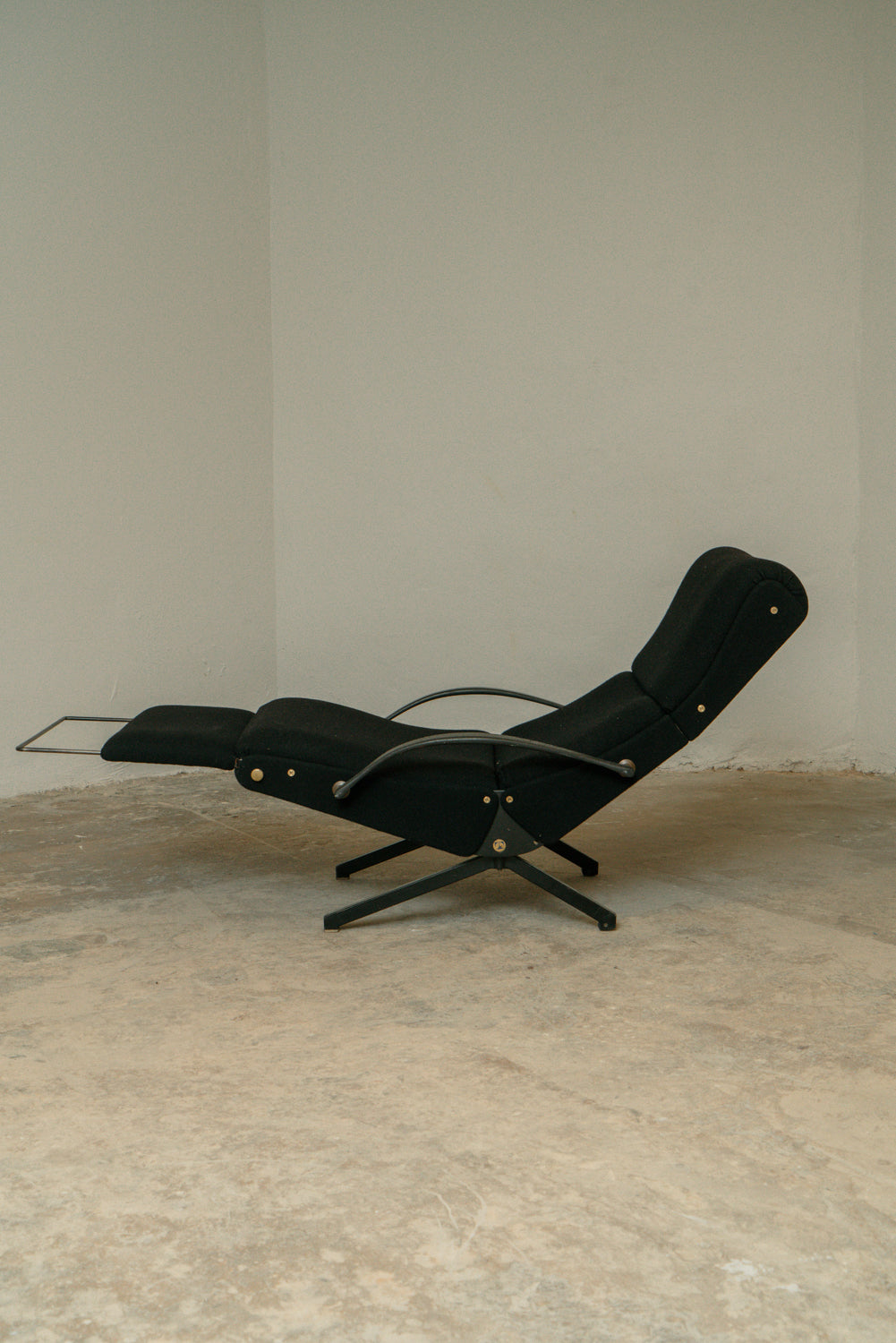 Osvaldo Borsani P40 lounge chair, Tecno