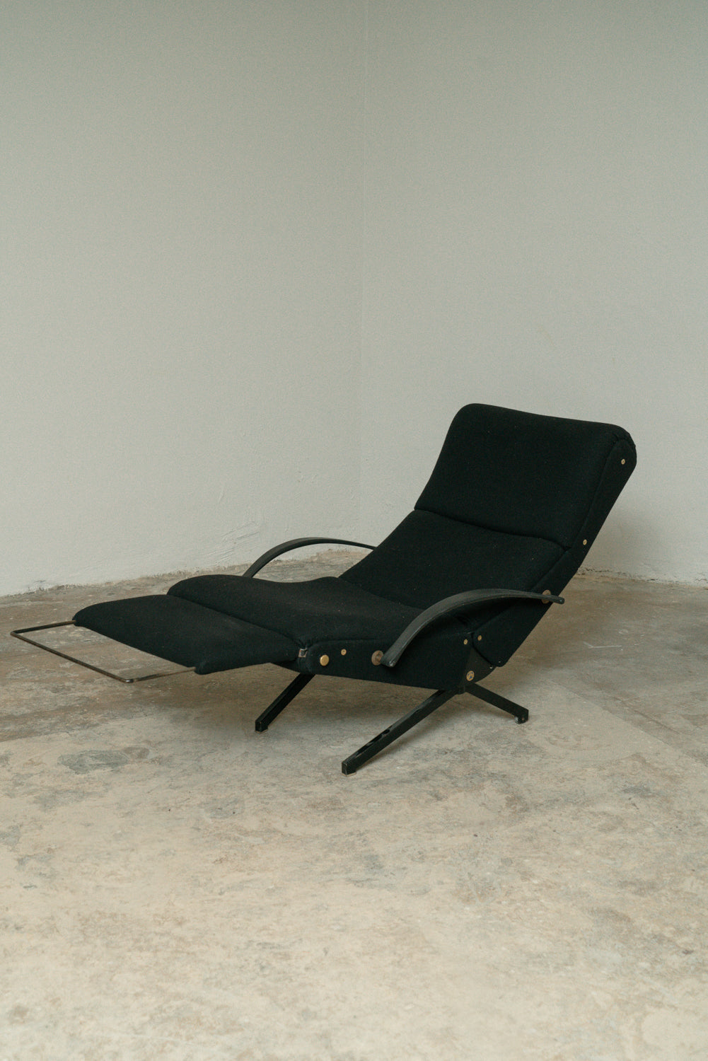 Osvaldo Borsani P40 lounge chair, Tecno