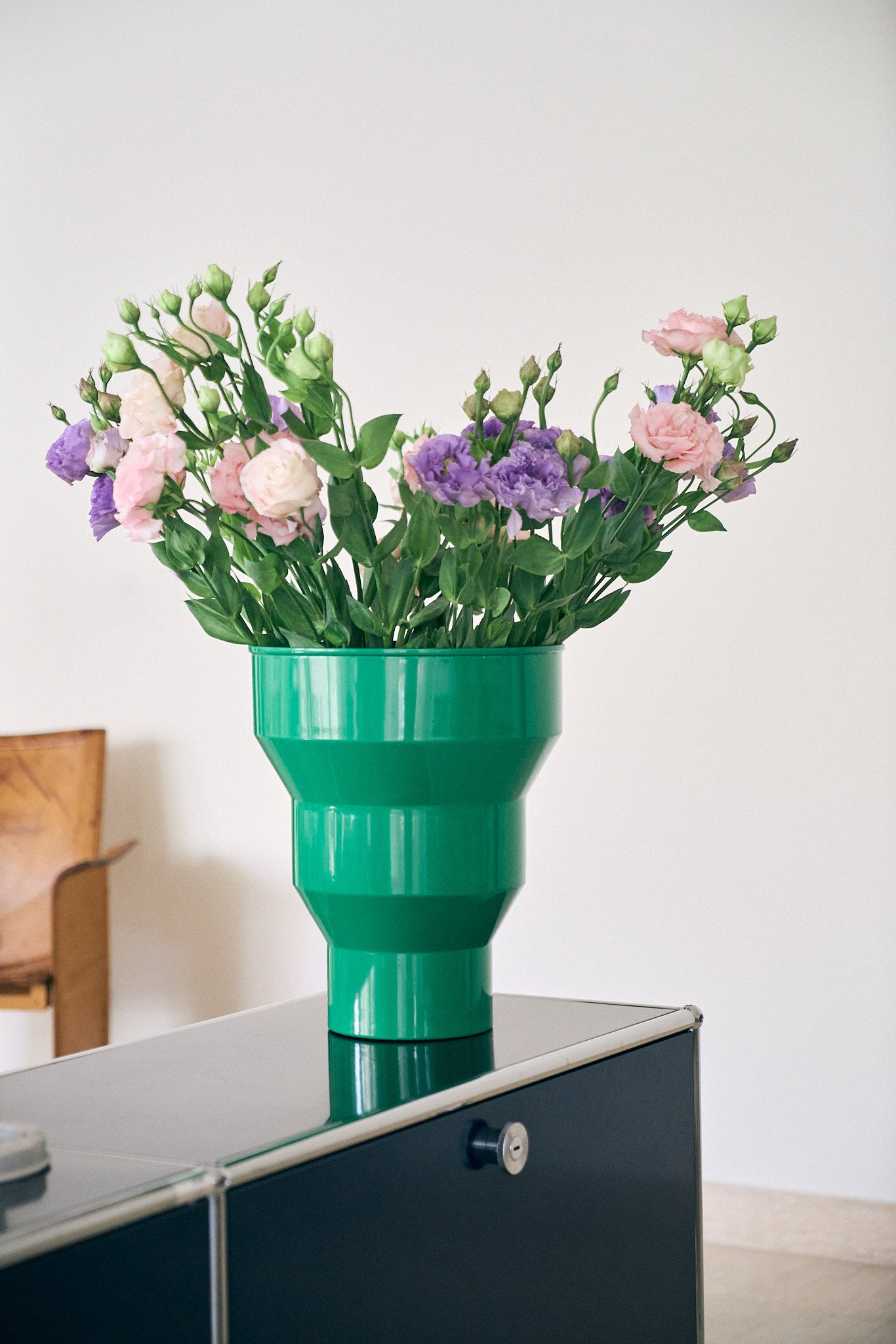 Erica green vase by Carl Aubock for Nella Longari Gallery, 1990