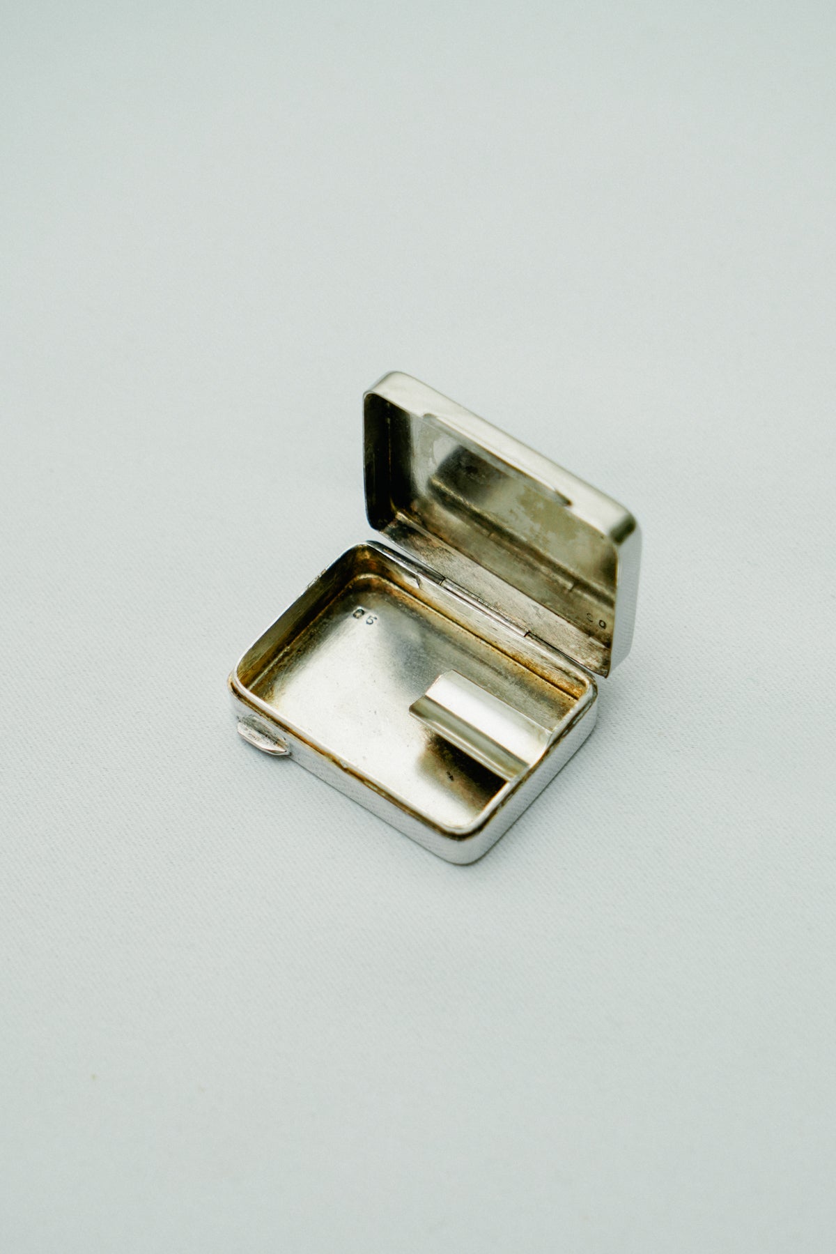 Portable mini ashtray