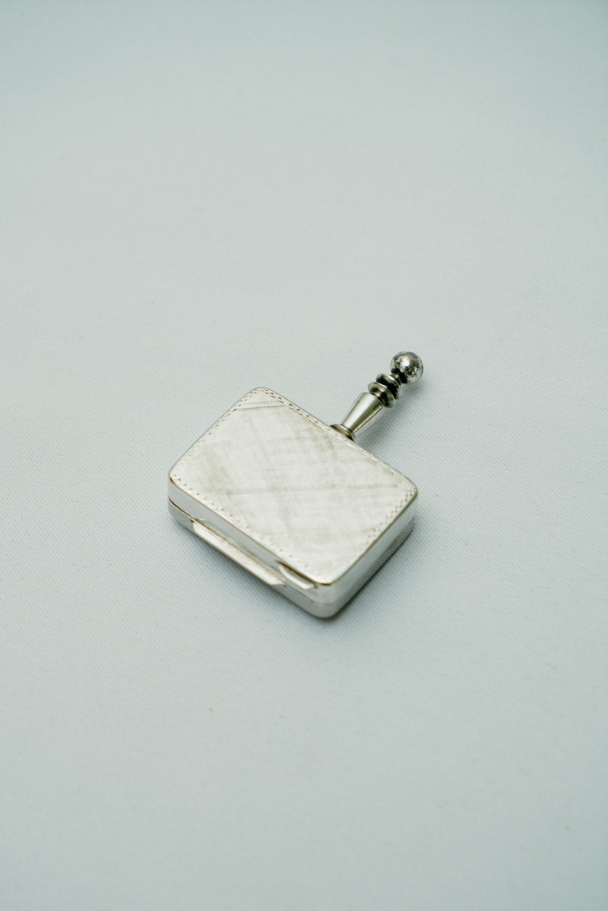 Portable mini ashtray