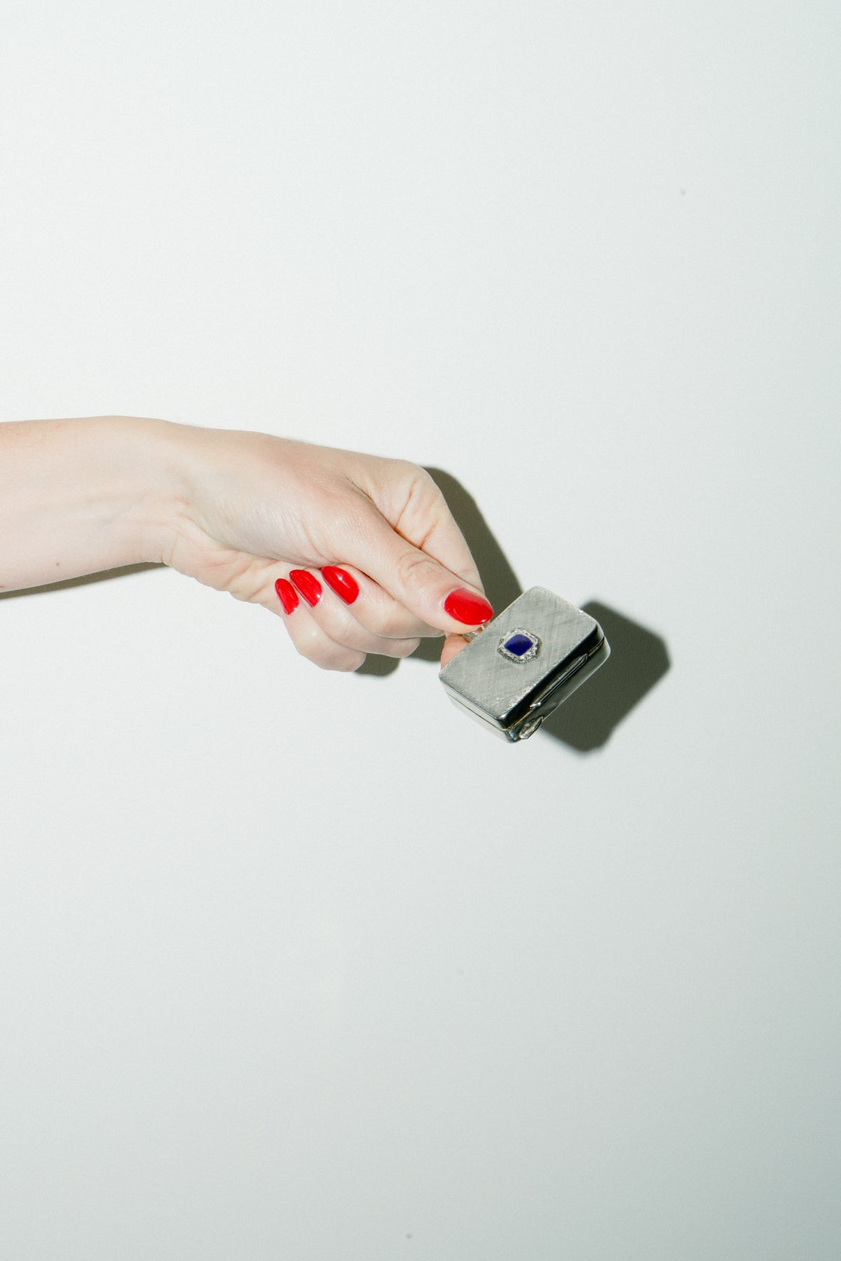 Portable mini ashtray