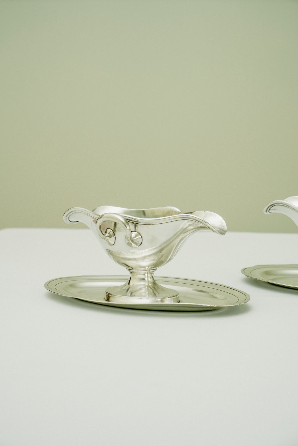 Set of 2 saucers